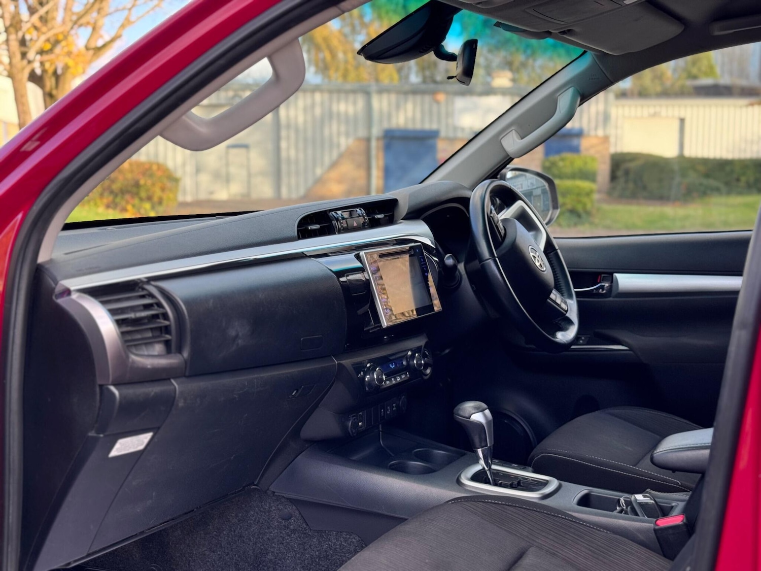 Used Toyota Hilux 2017 for sale - 76377888: Photo 25