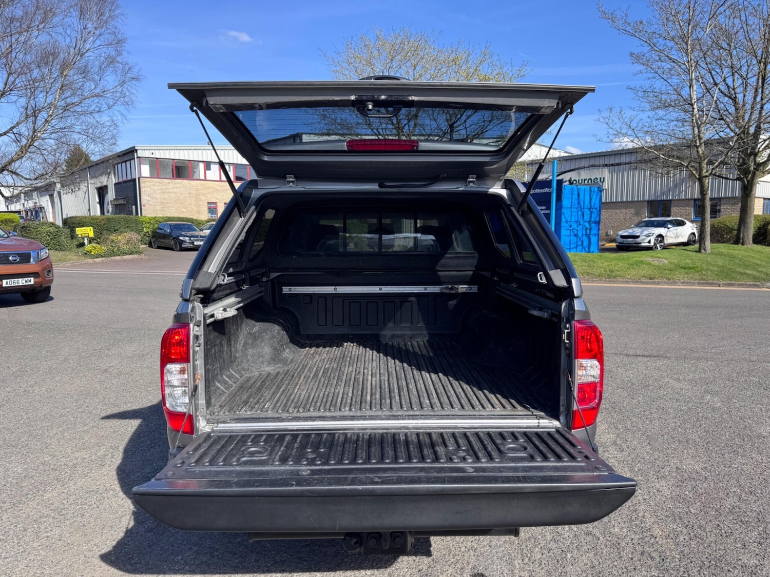 Used Nissan Navara 2018 for sale - 77993872: Photo 9