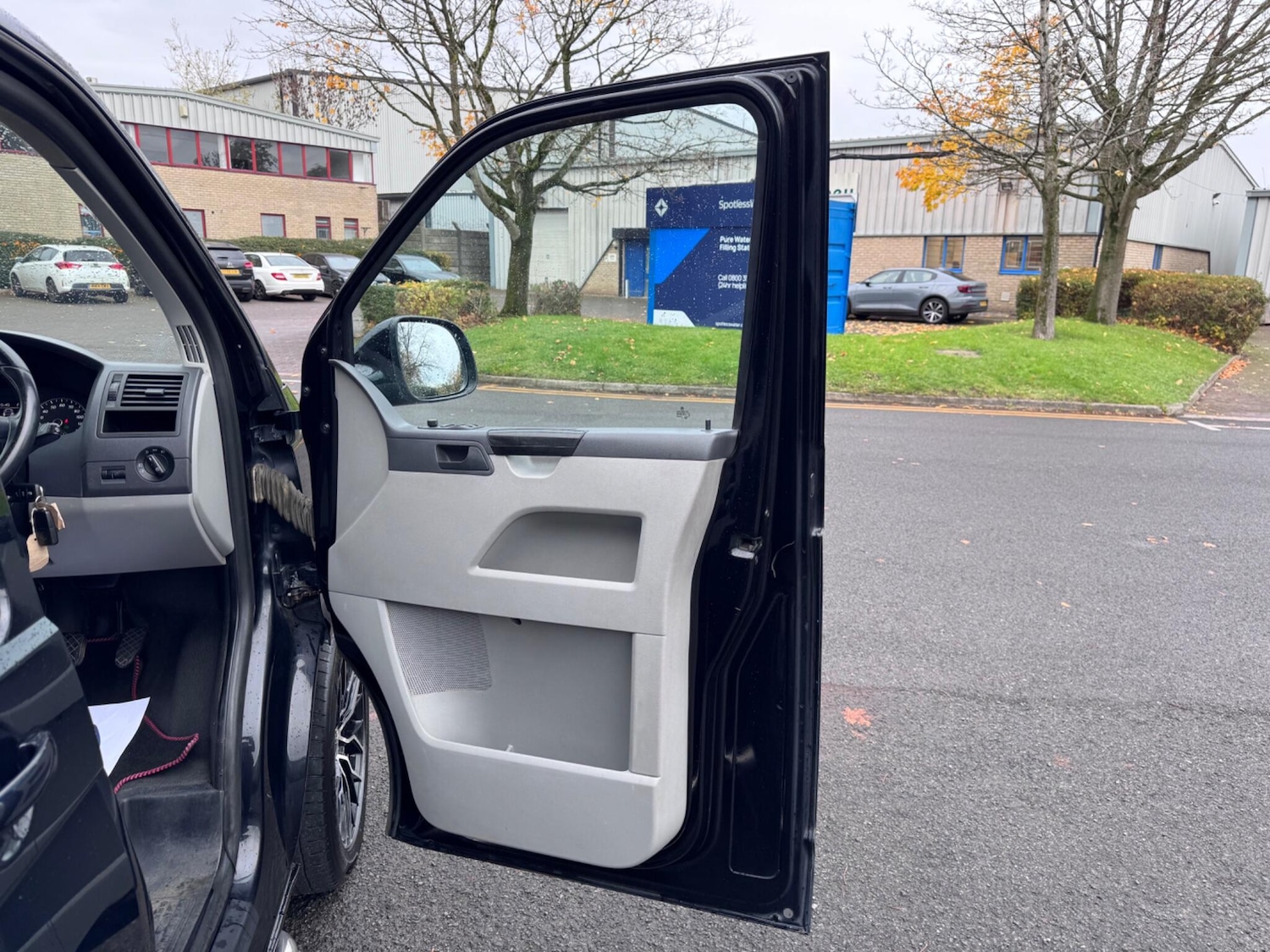 Used Volkswagen Transporter Sportline 2013 for sale - 76423468: Photo 30