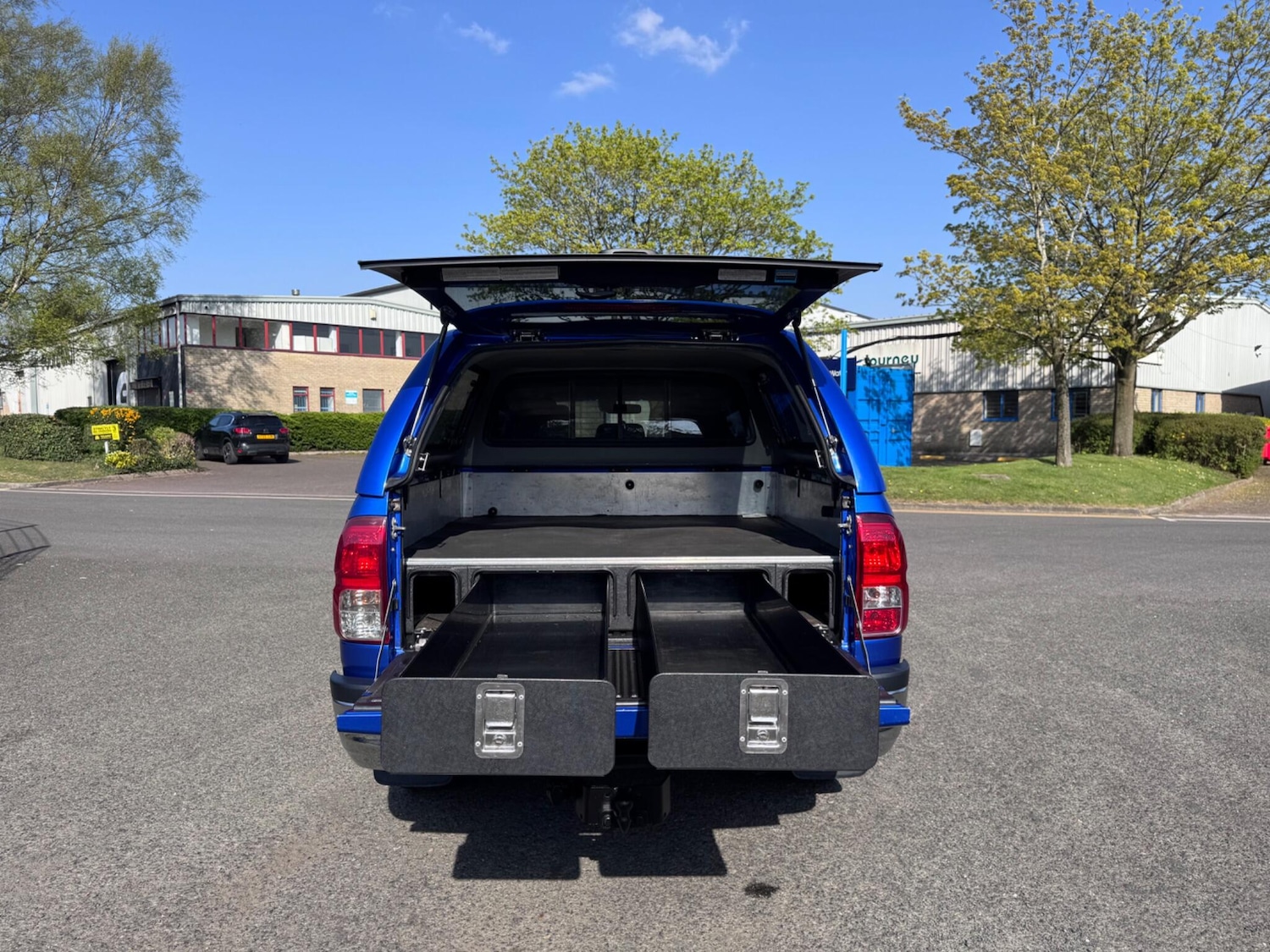 Used Toyota Hilux 2017 for sale - 78185301: Photo 11
