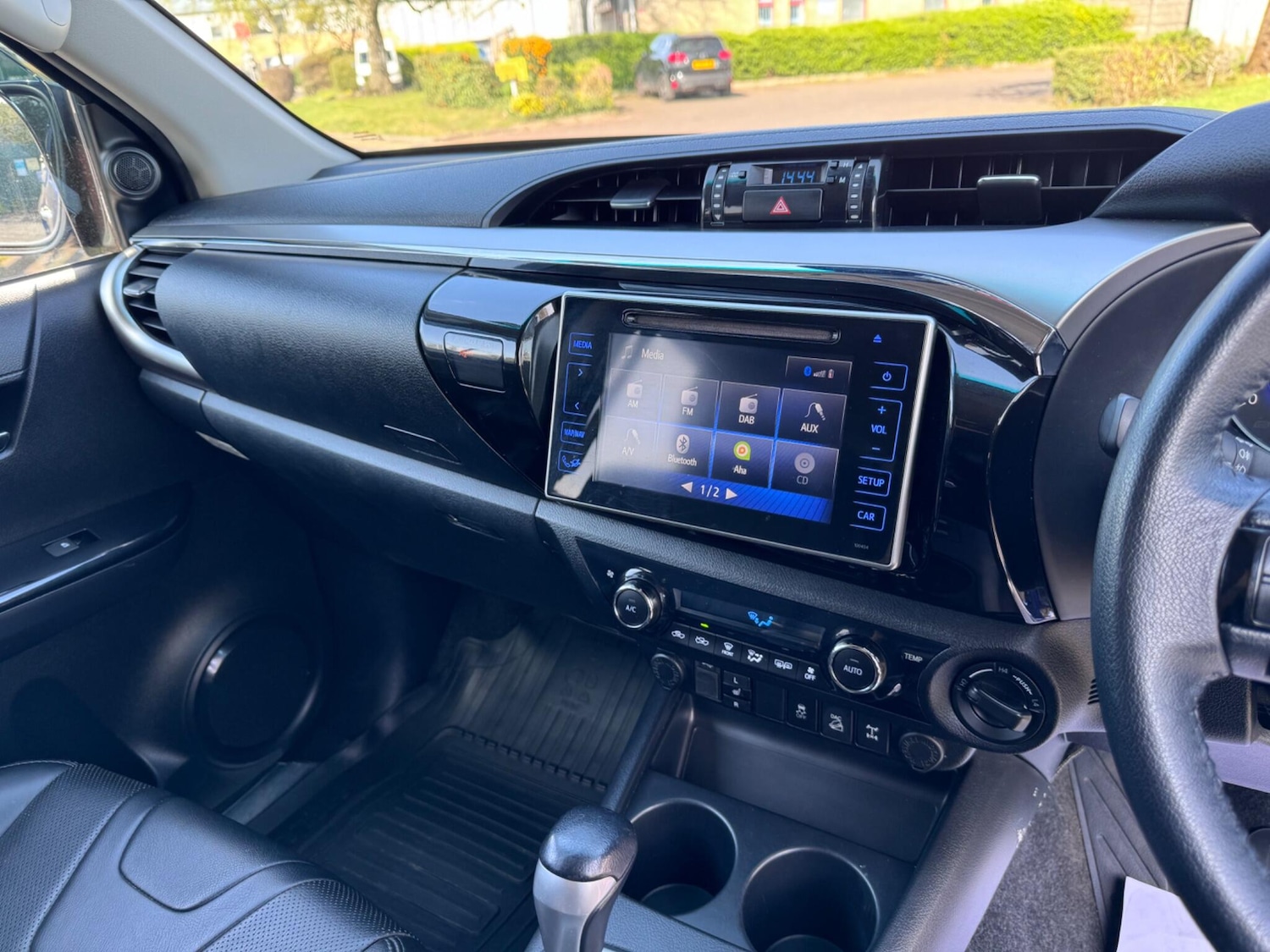 Used Toyota Hilux 2017 for sale - 78185301: Photo 31