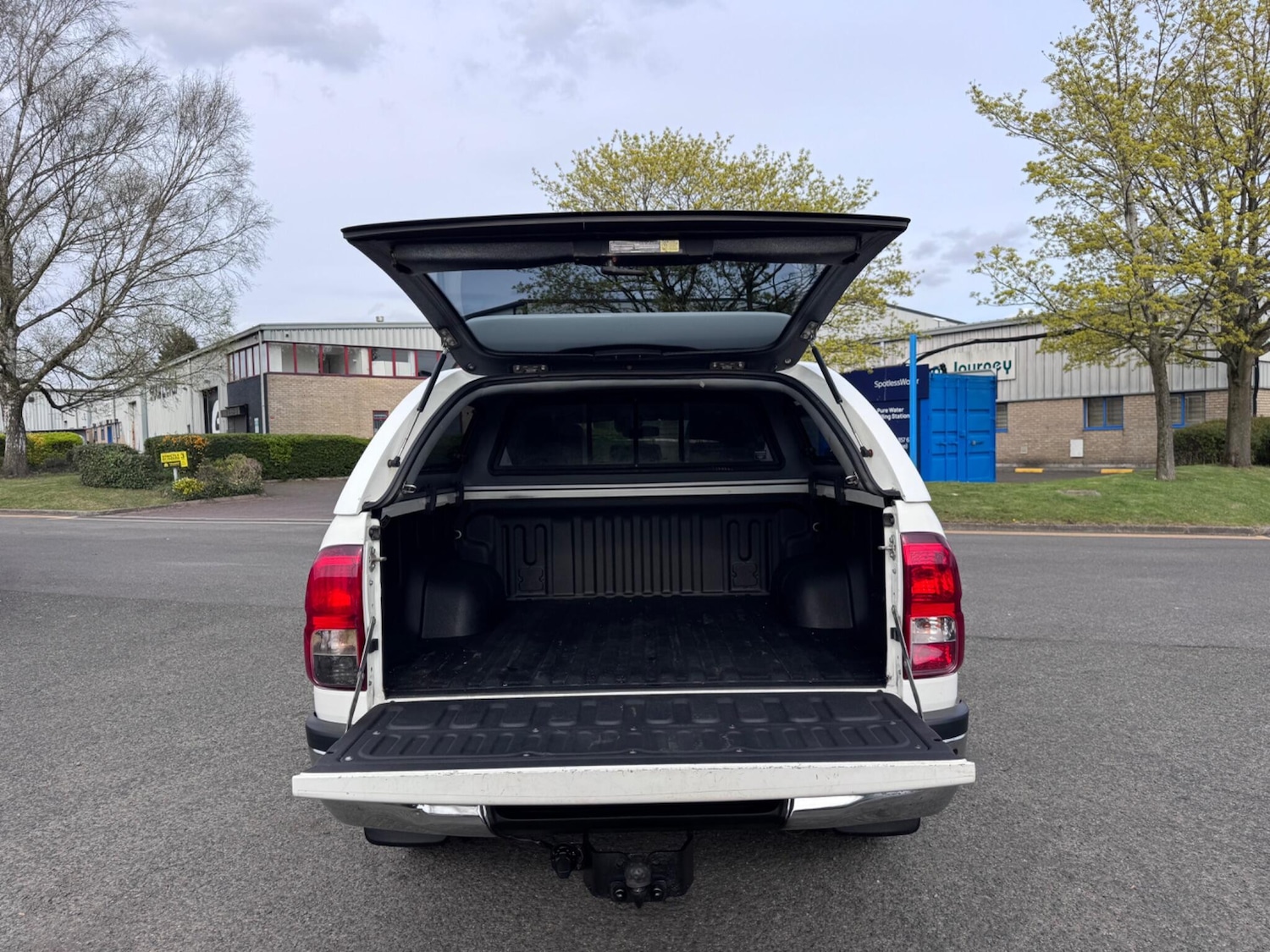 Used Toyota Hilux 2019 for sale - 78128174: Photo 8