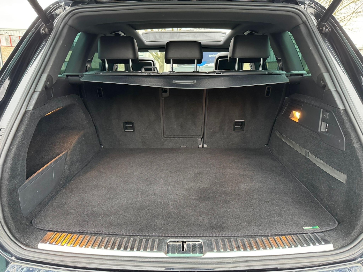 Used Volkswagen Touareg 2017 for sale - 76953044: Photo 12