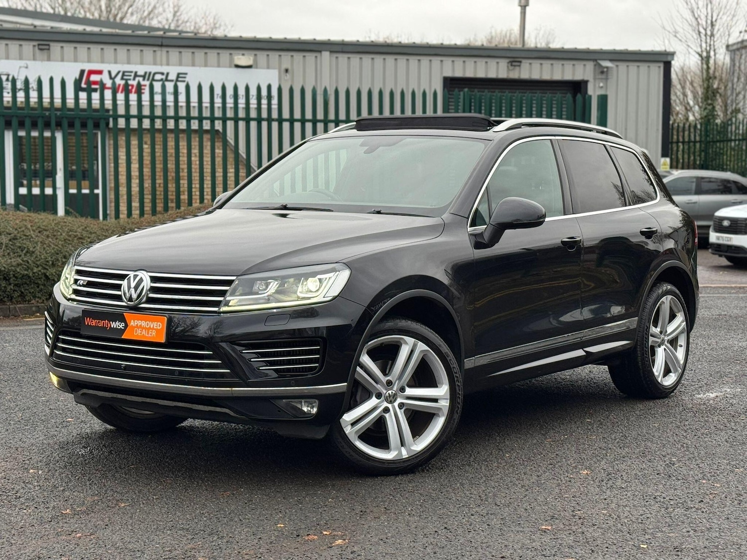 Used Volkswagen Touareg 2017 for sale - 76953044: Photo 3
