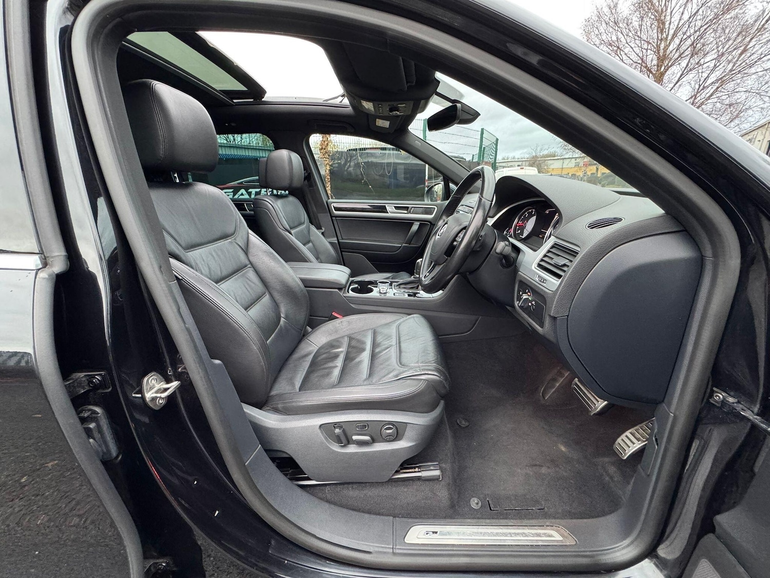 Used Volkswagen Touareg 2017 for sale - 76953044: Photo 31