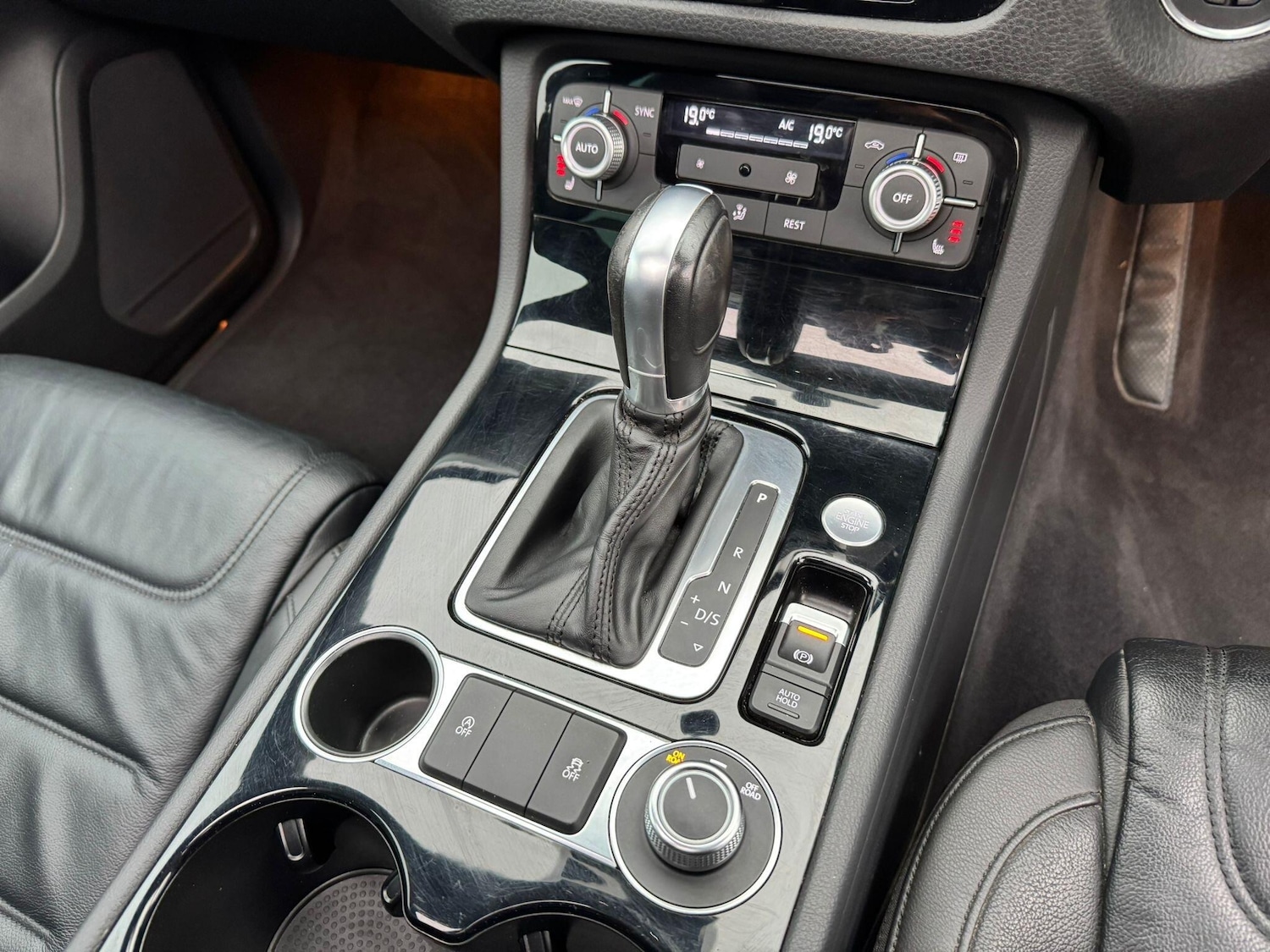 Used Volkswagen Touareg 2017 for sale - 76953044: Photo 44