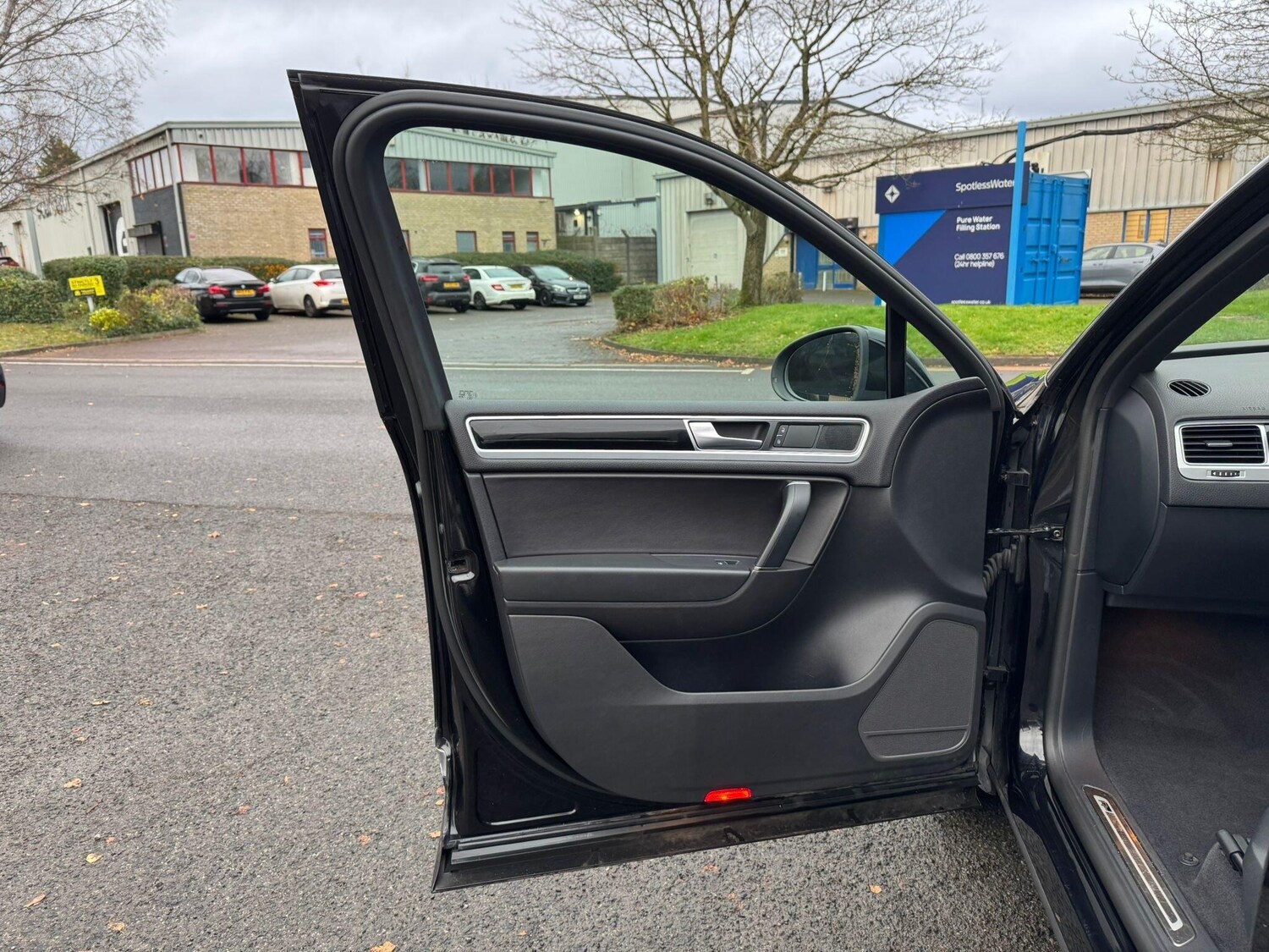 Used Volkswagen Touareg 2017 for sale - 76953044: Photo 51