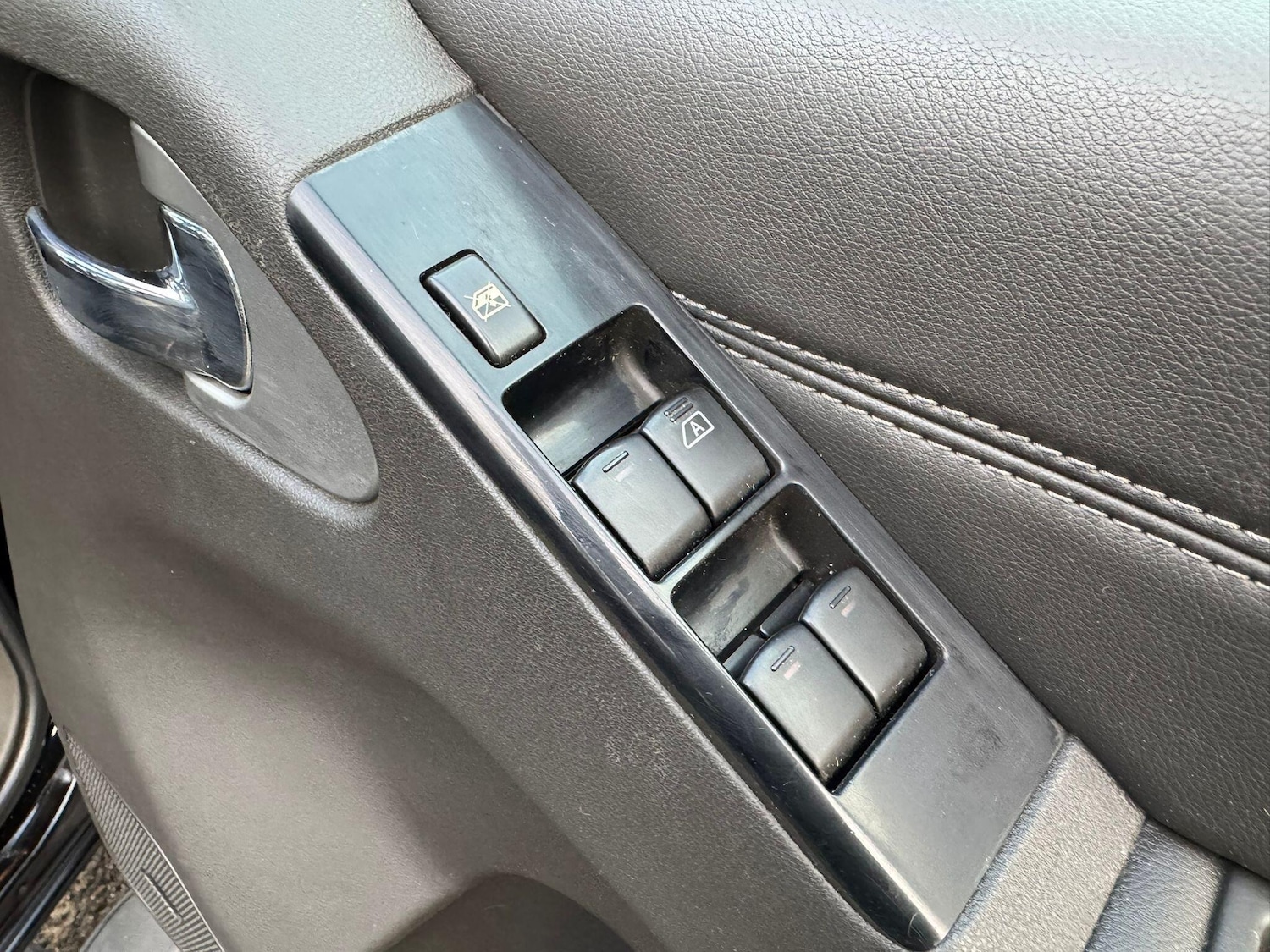 Used Nissan Navara 2012 for sale - 77305624: Photo 22