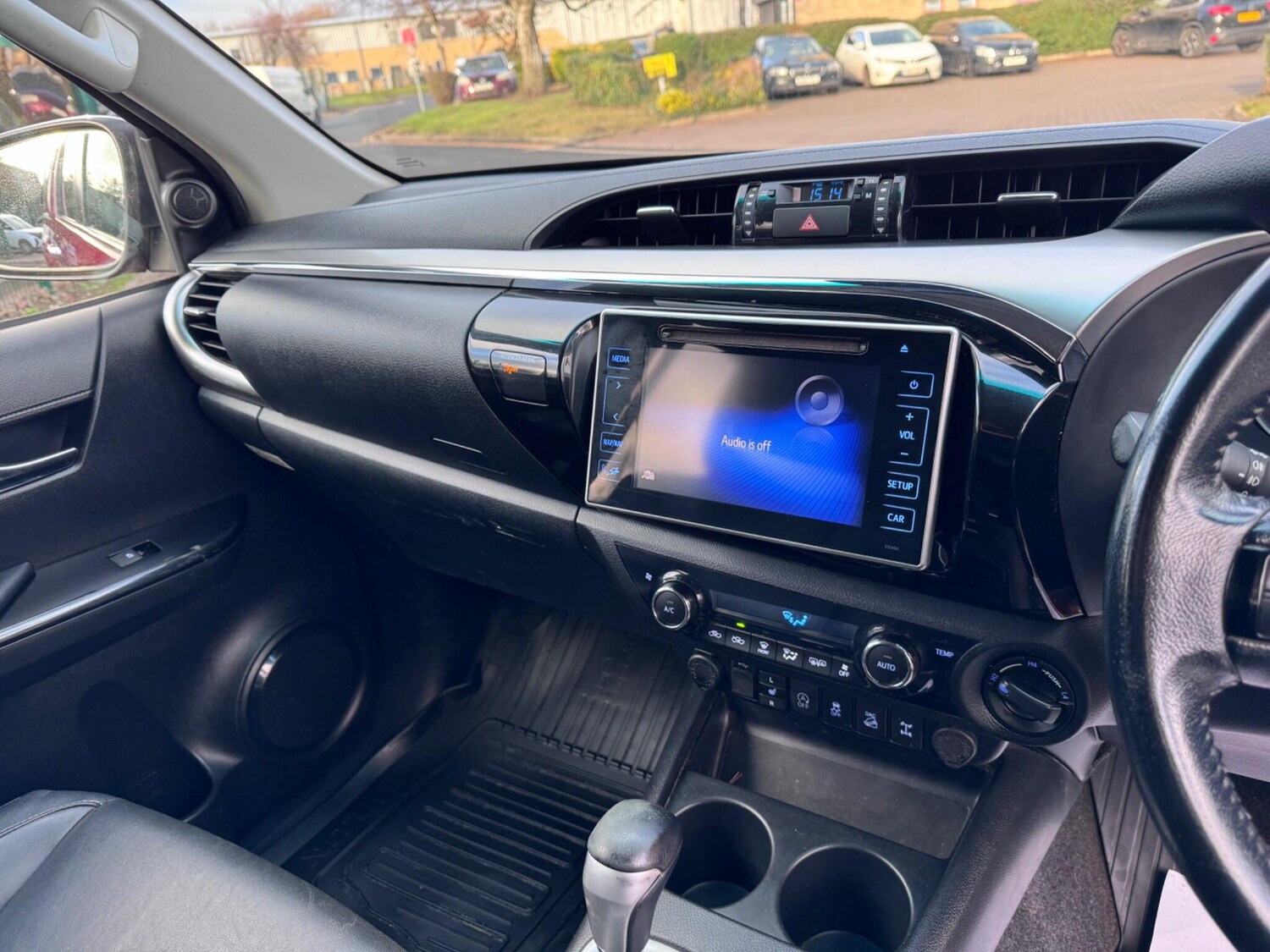 Used Toyota Hilux 2018 for sale - 77440651: Photo 30