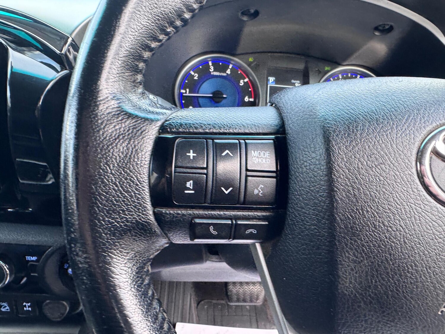 Used Toyota Hilux 2018 for sale - 77440651: Photo 36