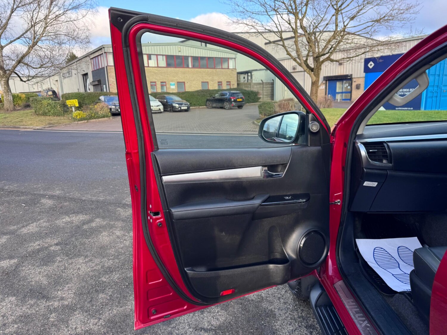 Used Toyota Hilux 2018 for sale - 77440651: Photo 42