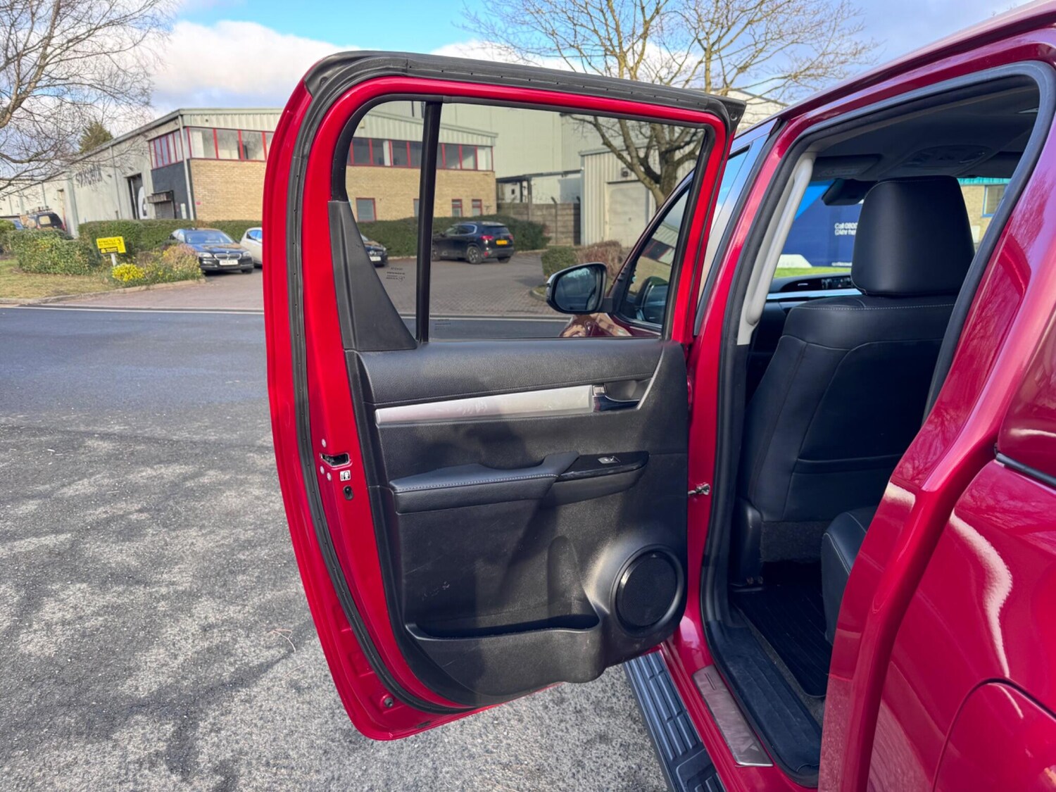 Used Toyota Hilux 2018 for sale - 77440651: Photo 43