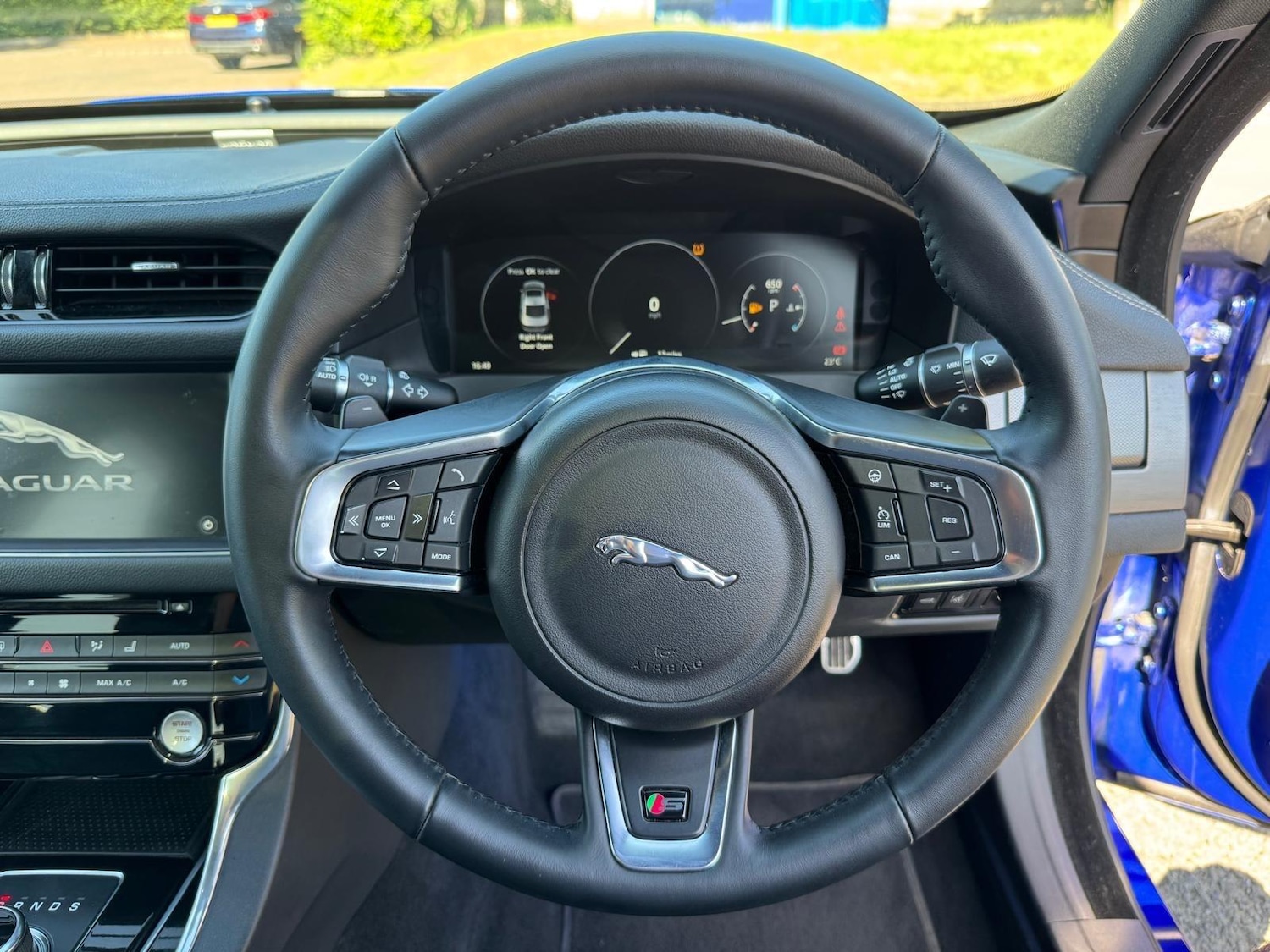 Used Jaguar XF 2016 for sale - 77216284: Photo 24