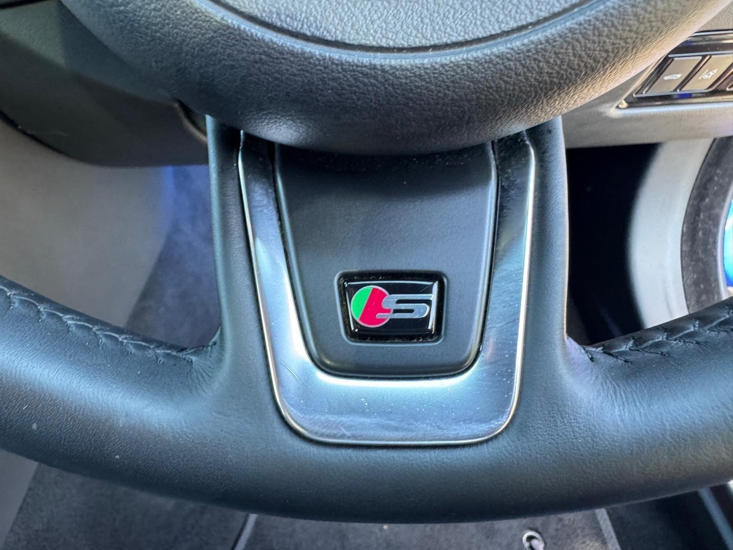 Used Jaguar XF 2016 for sale - 77216284: Photo 31