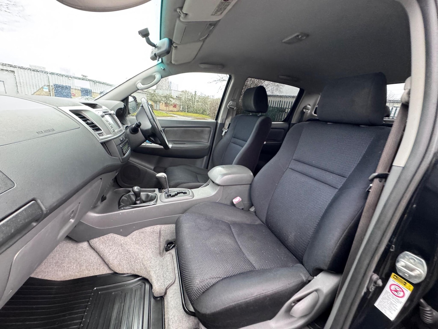 Used Toyota Hilux for sale - 77484214: Photo 17