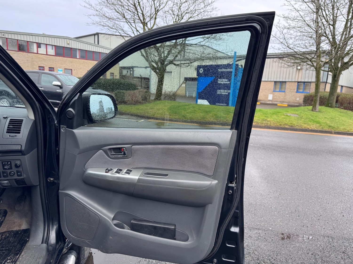 Used Toyota Hilux for sale - 77484214: Photo 22