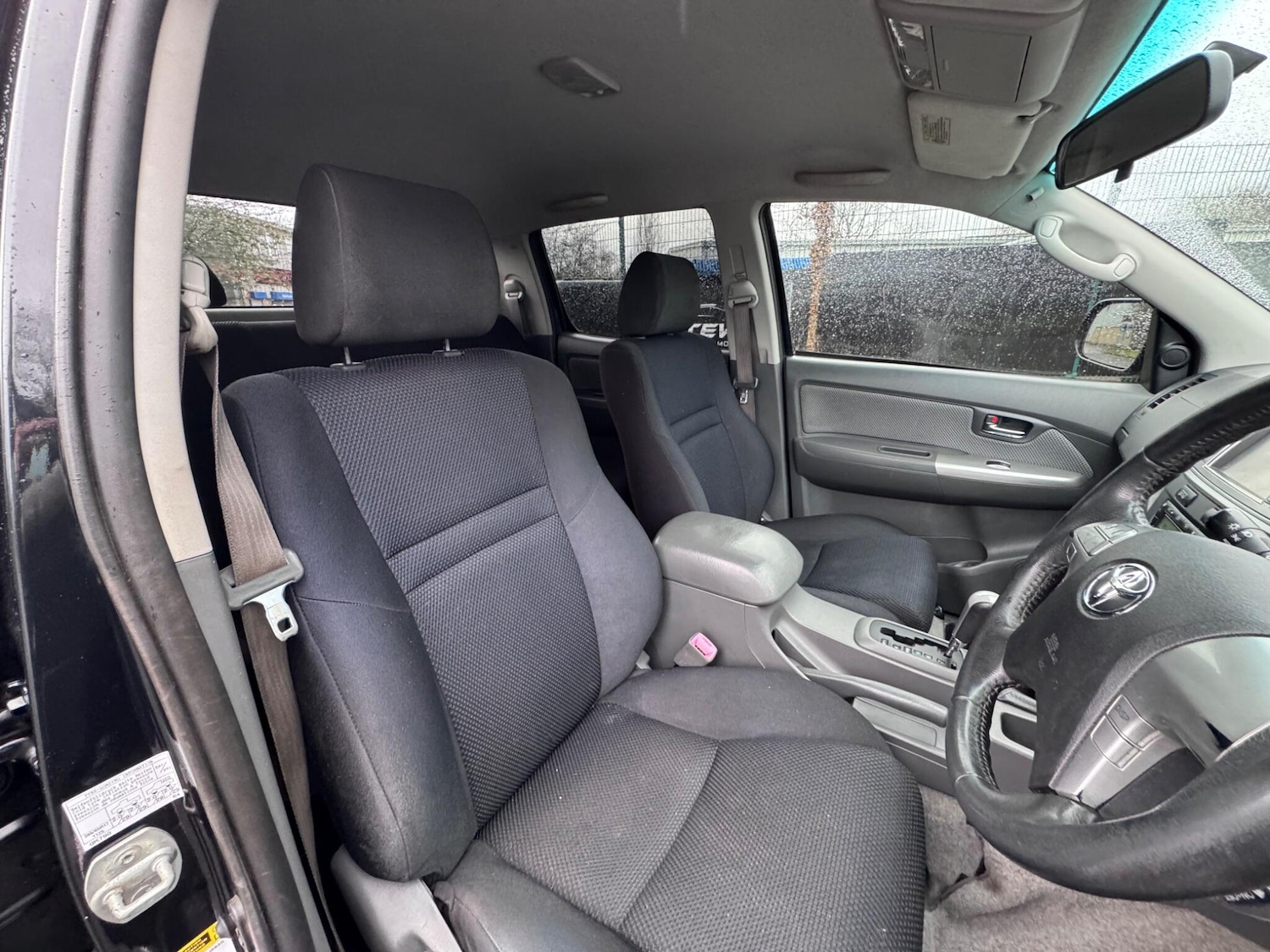 Used Toyota Hilux for sale - 77484214: Photo 24