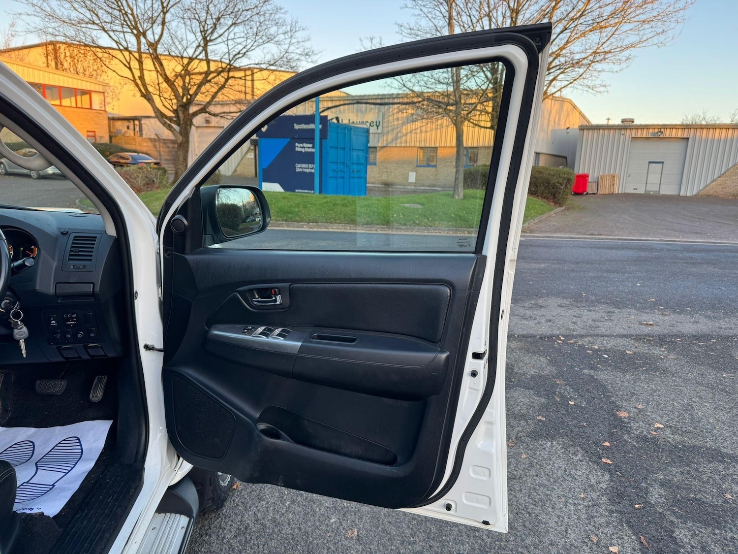 Used Toyota Hilux 2014 for sale - 76689592: Photo 25