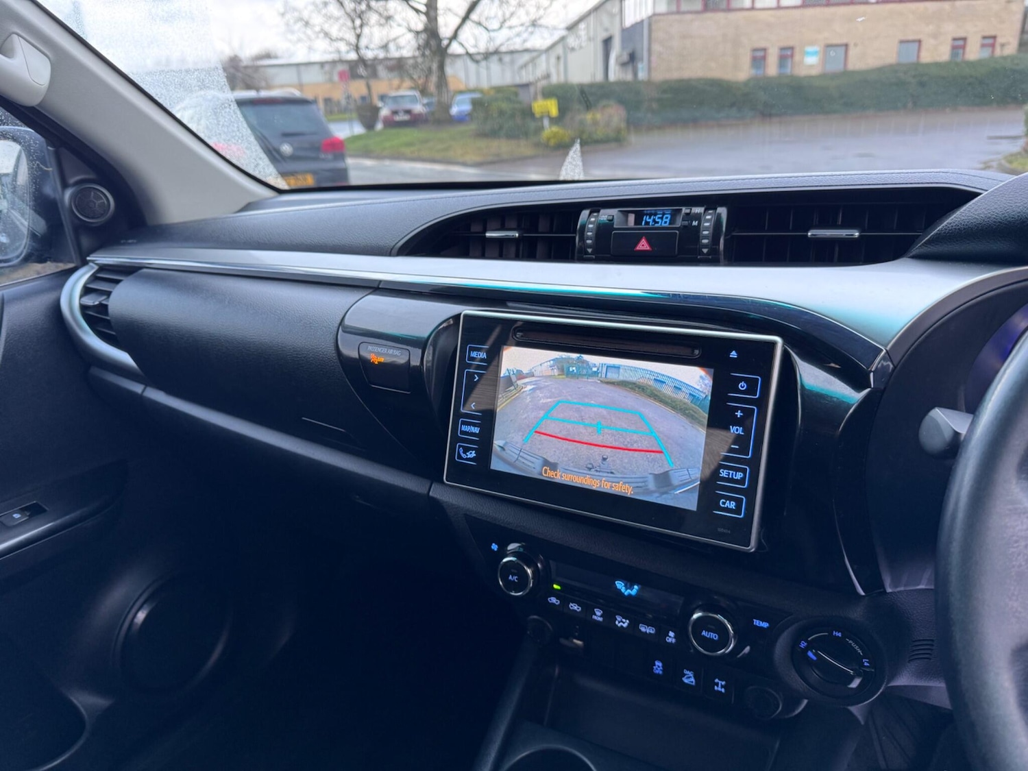 Used Toyota Hilux 2017 for sale - 77484195: Photo 24