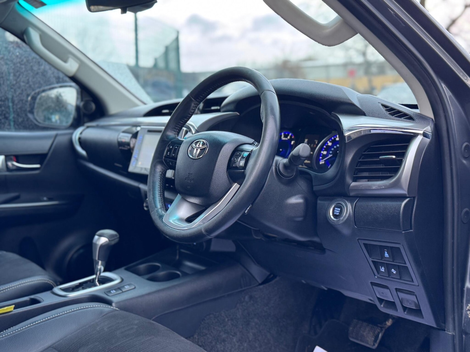 Used Toyota Hilux 2017 for sale - 77484195: Photo 35