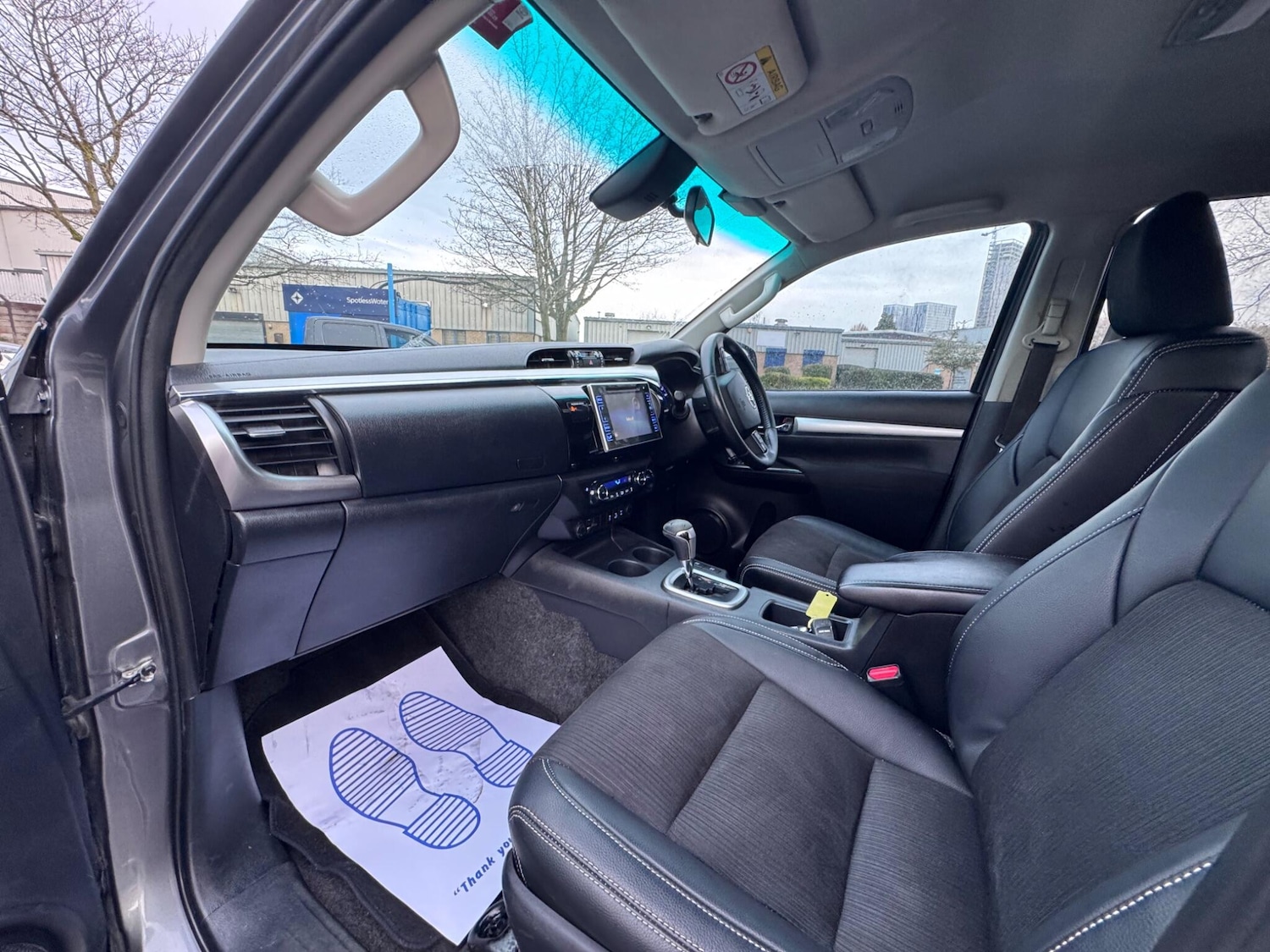 Used Toyota Hilux 2017 for sale - 77484195: Photo 41