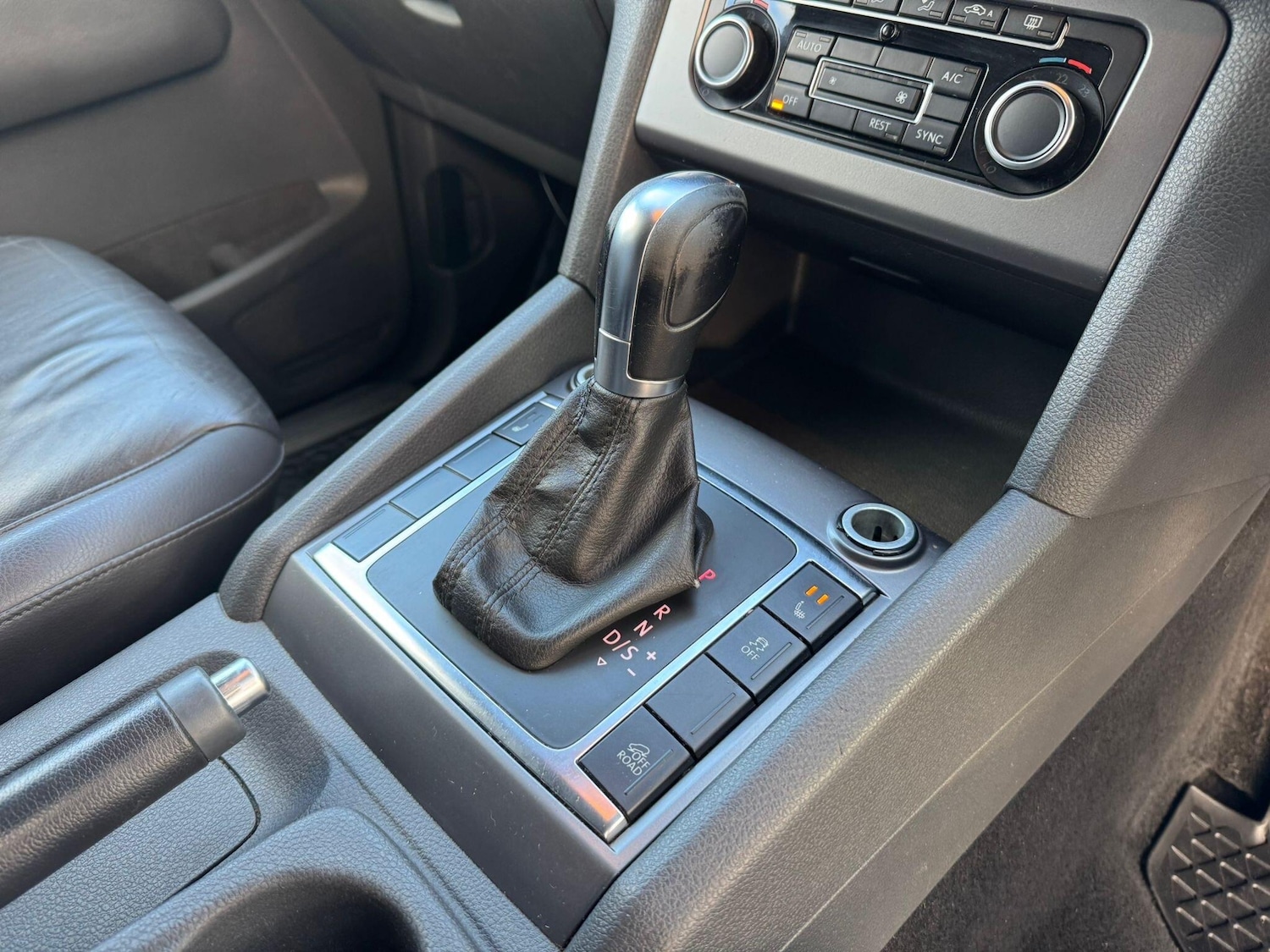 Used Volkswagen Amarok 2014 for sale - 77020976: Photo 25