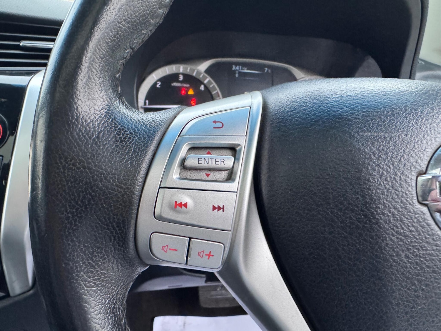 Used Nissan Navara 2017 for sale - 77215280: Photo 28