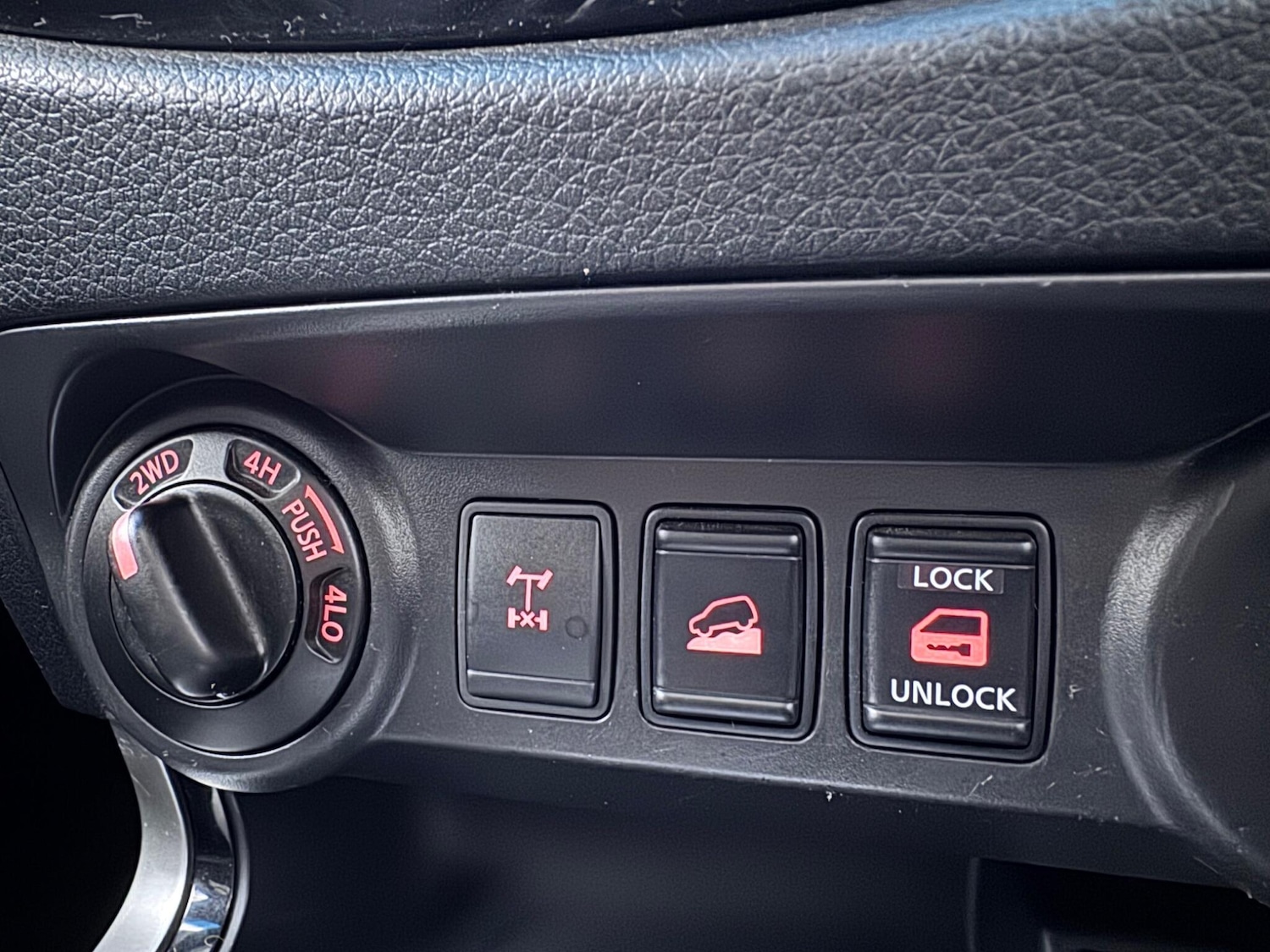 Used Nissan Navara 2017 for sale - 77215280: Photo 31