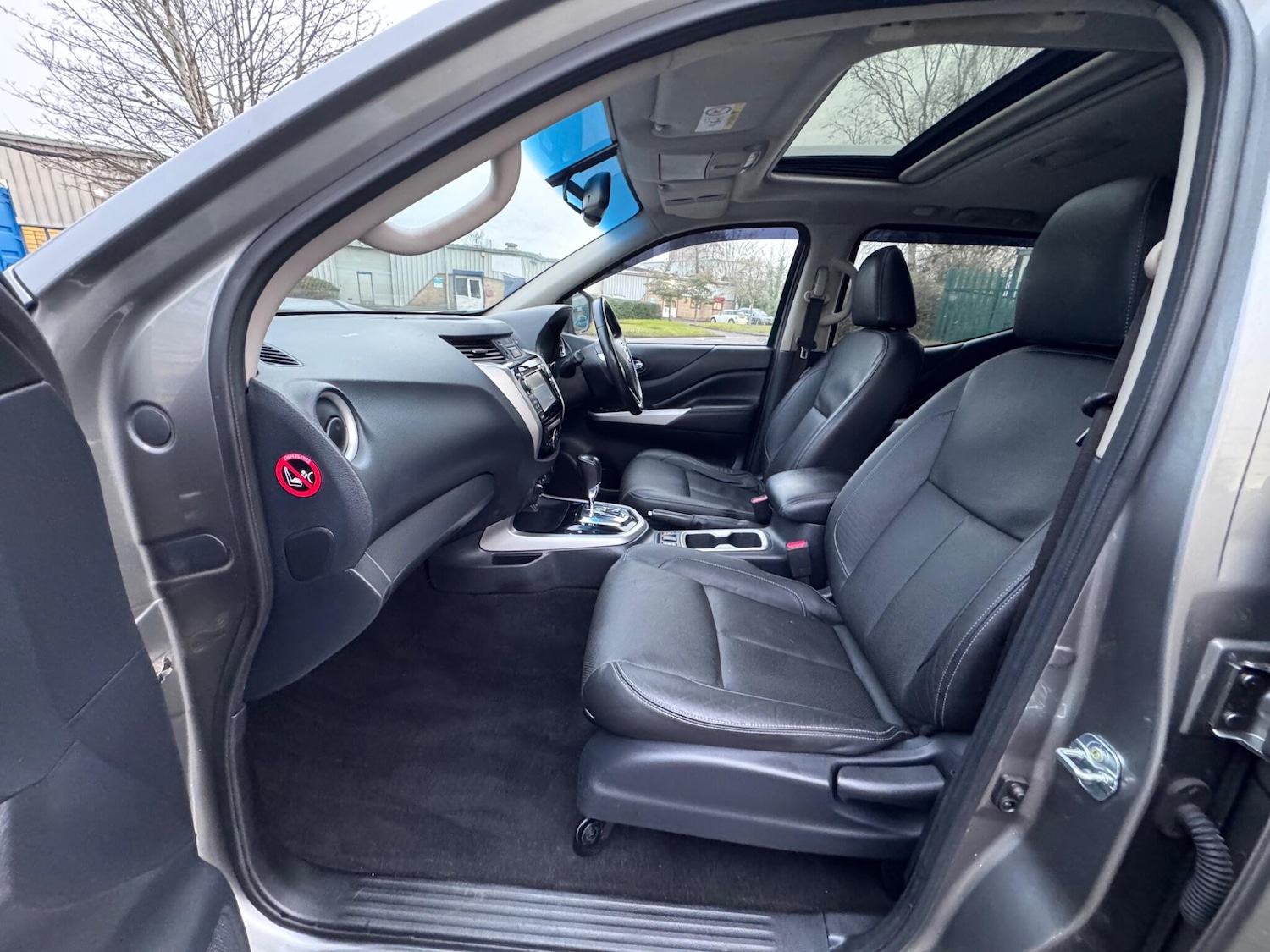 Used Nissan Navara 2017 for sale - 77215280: Photo 32