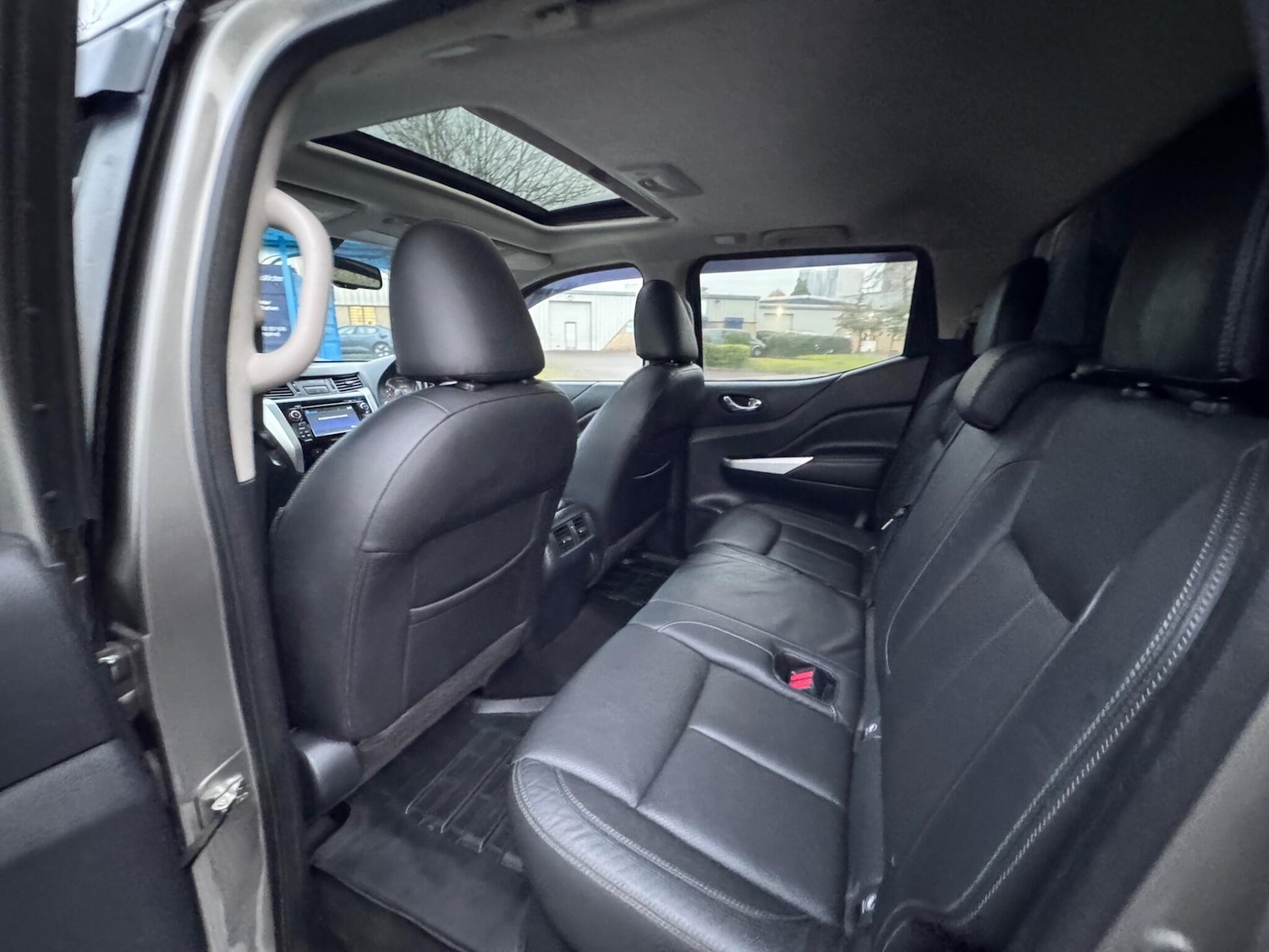 Used Nissan Navara 2017 for sale - 77215280: Photo 38