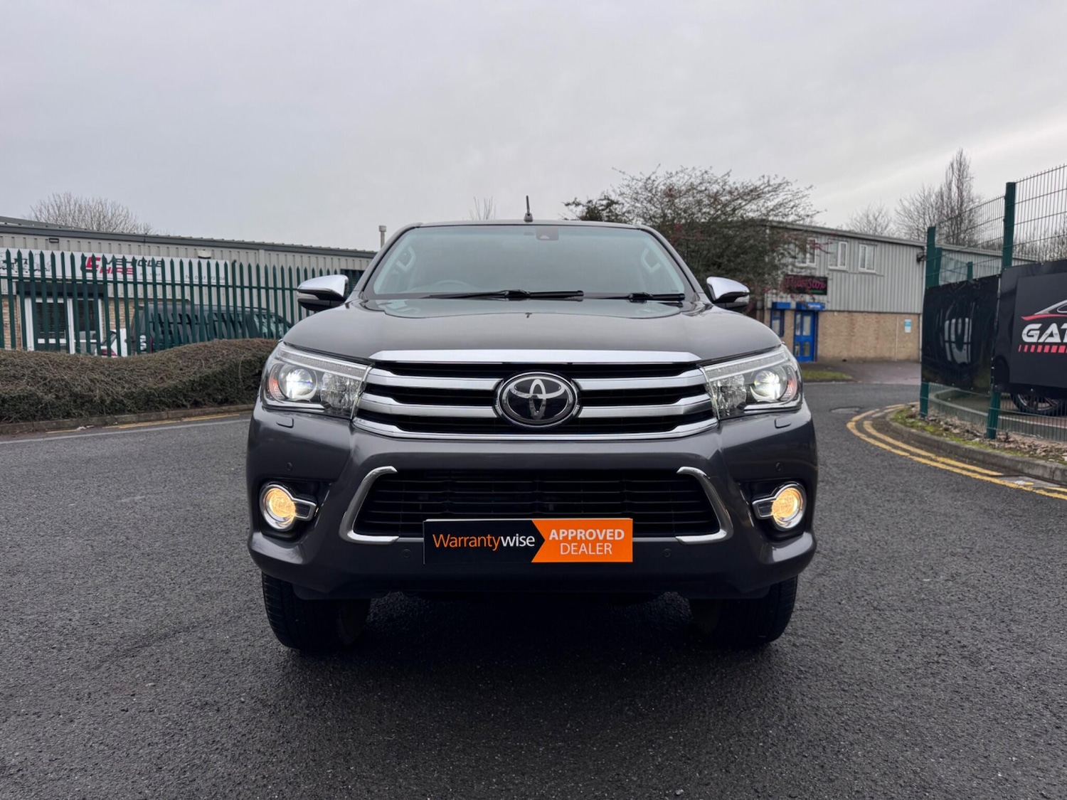 Used Toyota Hilux 2016 for sale - 77216198: Photo 2