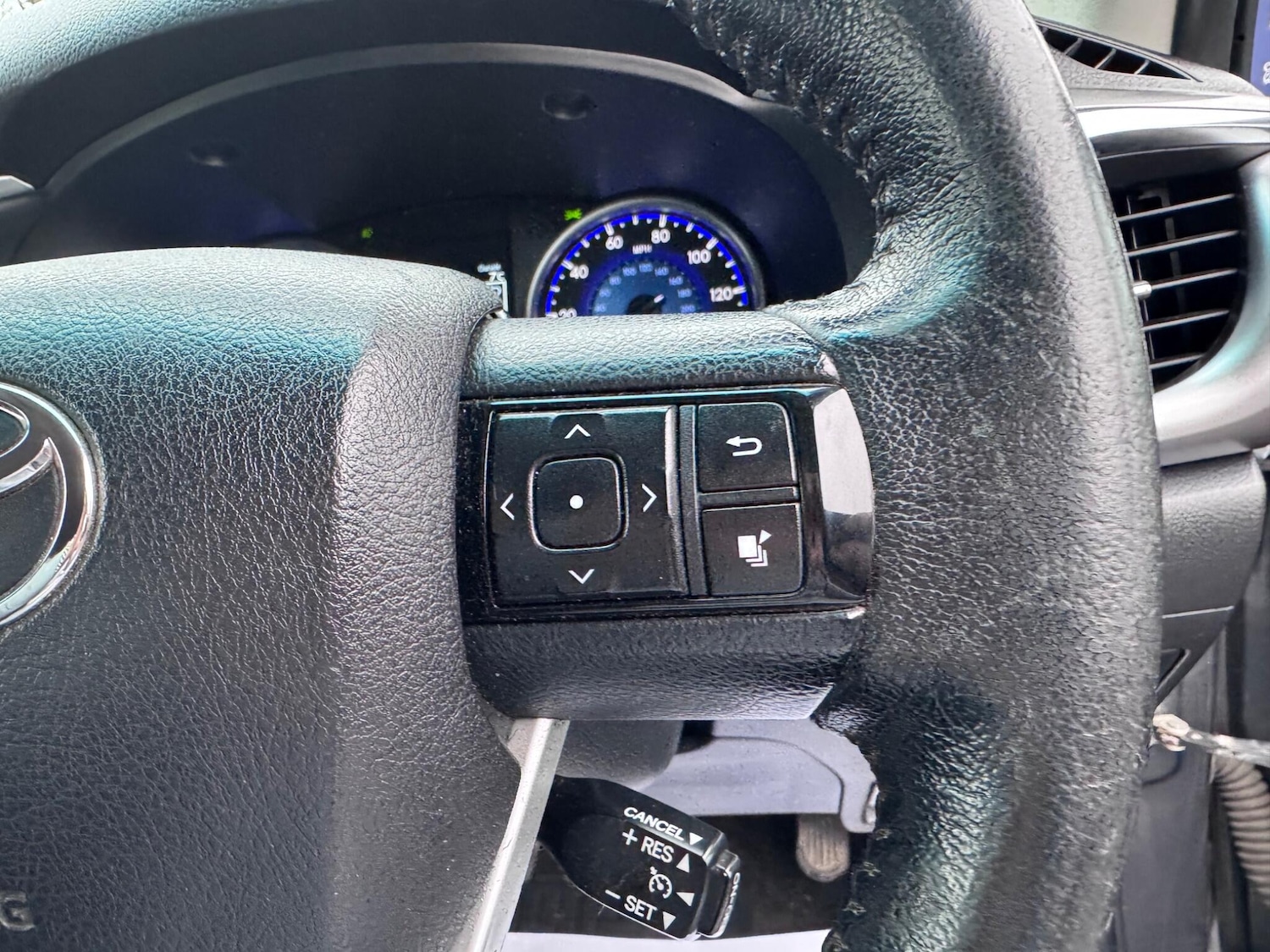 Used Toyota Hilux 2016 for sale - 77216198: Photo 38