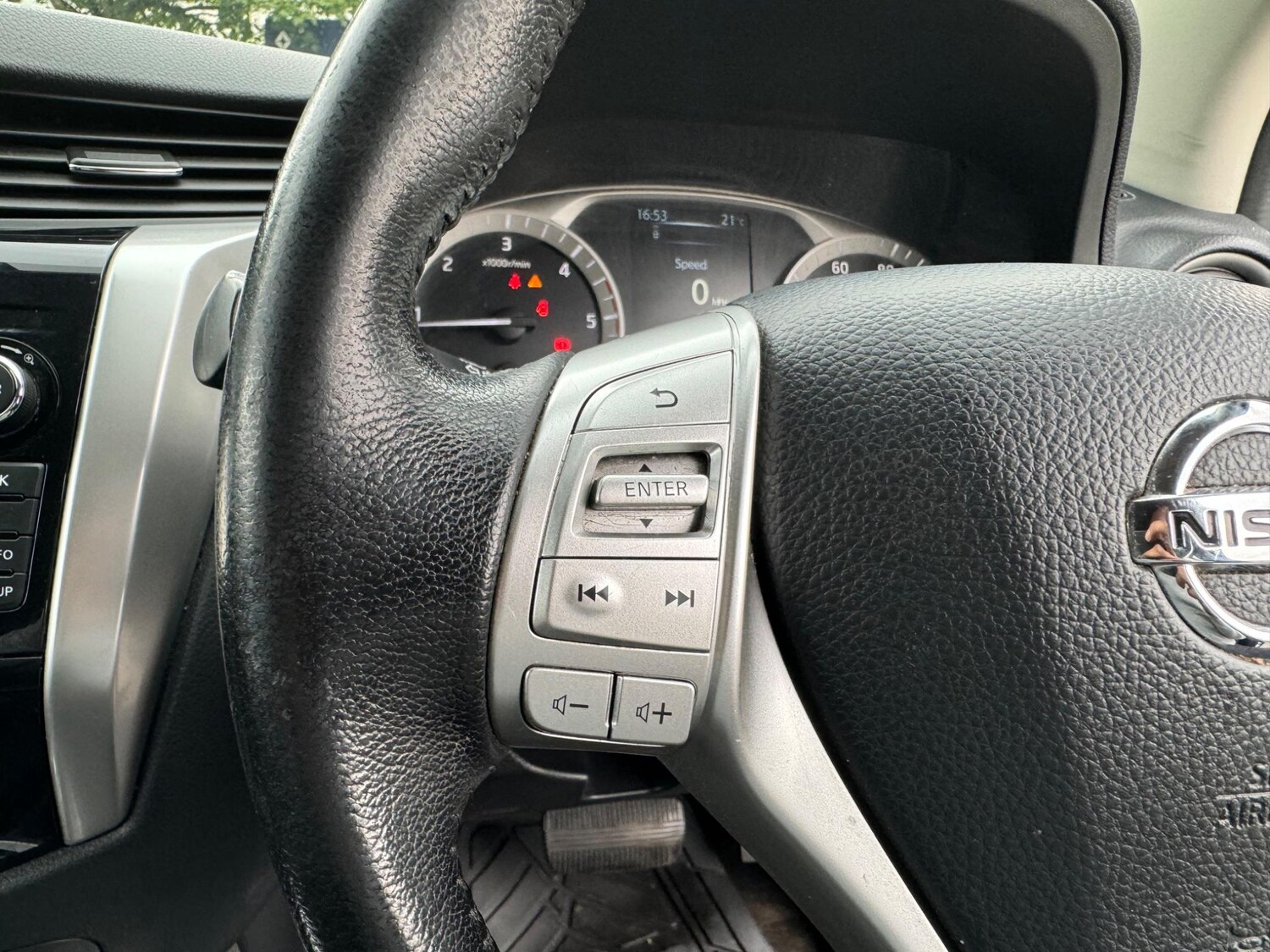 Used Nissan Navara 2017 for sale - 78046897: Photo 33