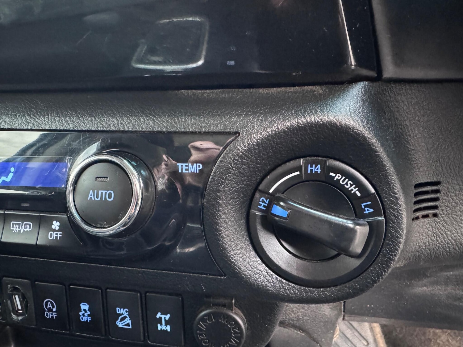 Used Toyota Hilux for sale - 77769598: Photo 34