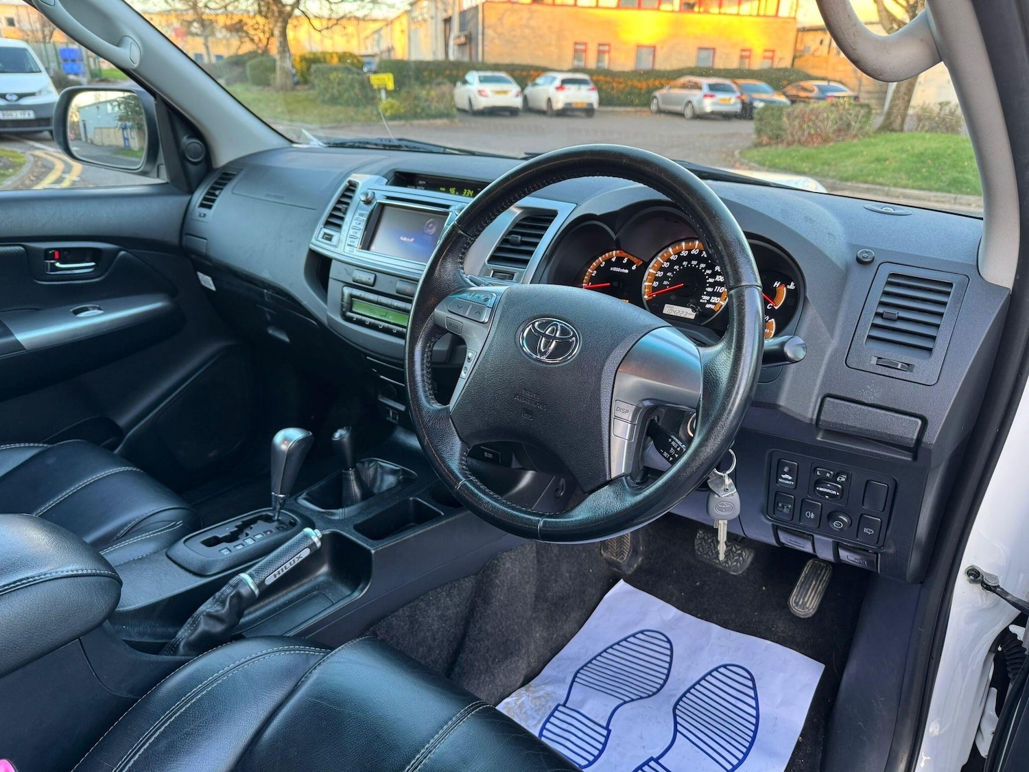 Used Toyota Hilux 2014 for sale - 77314921: Photo 24