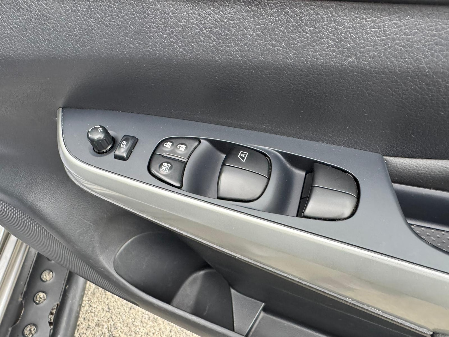 Used Nissan Navara 2017 for sale - 76850067: Photo 25