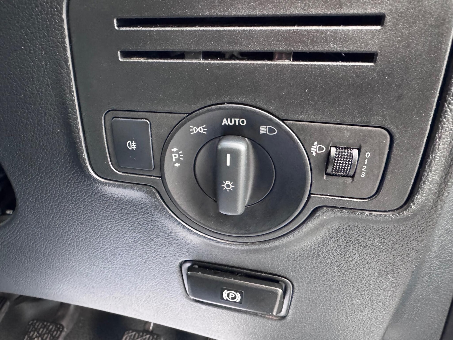 Used Mercedes-Benz Vito 2019 for sale - 77060474: Photo 32