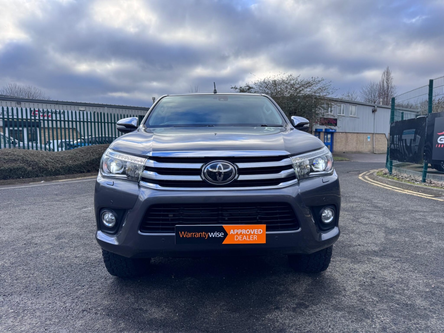 Used Toyota Hilux for sale - 77704604: Photo 2