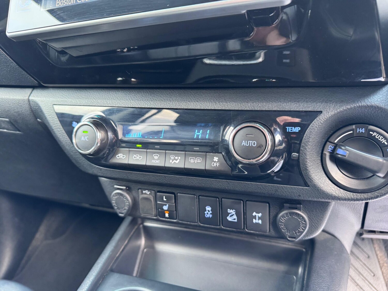 Used Toyota Hilux for sale - 77704604: Photo 36