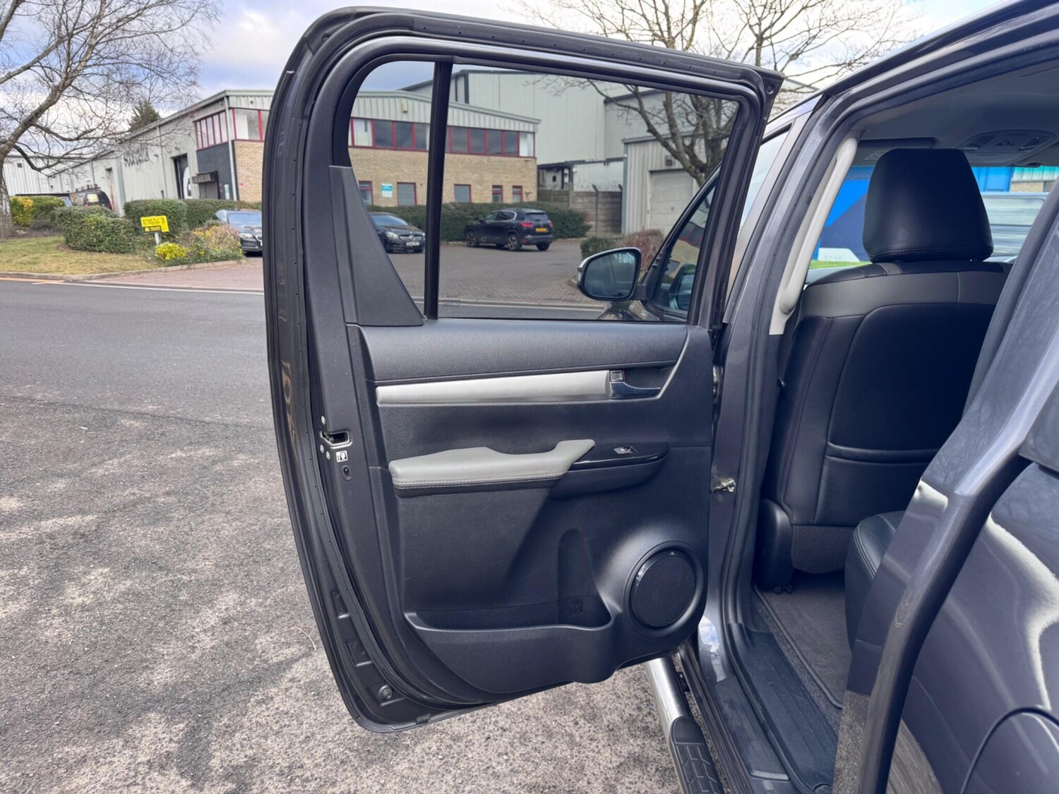 Used Toyota Hilux for sale - 77704604: Photo 51