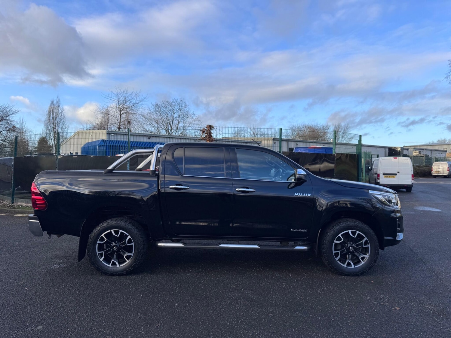 Used Toyota Hilux 2019 for sale - 77017024: Photo 12