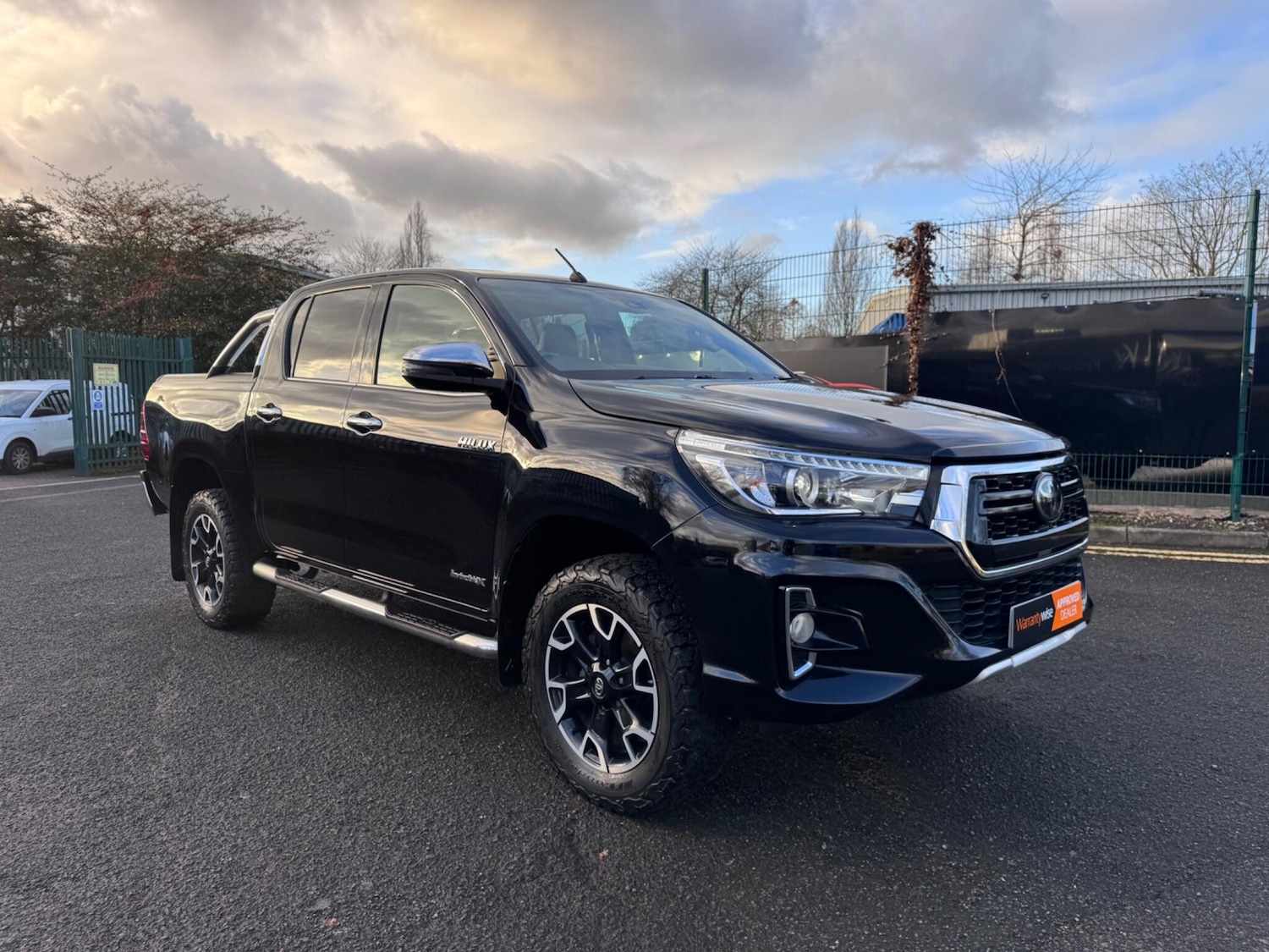 Used Toyota Hilux 2019 for sale - 77017024: Photo 15