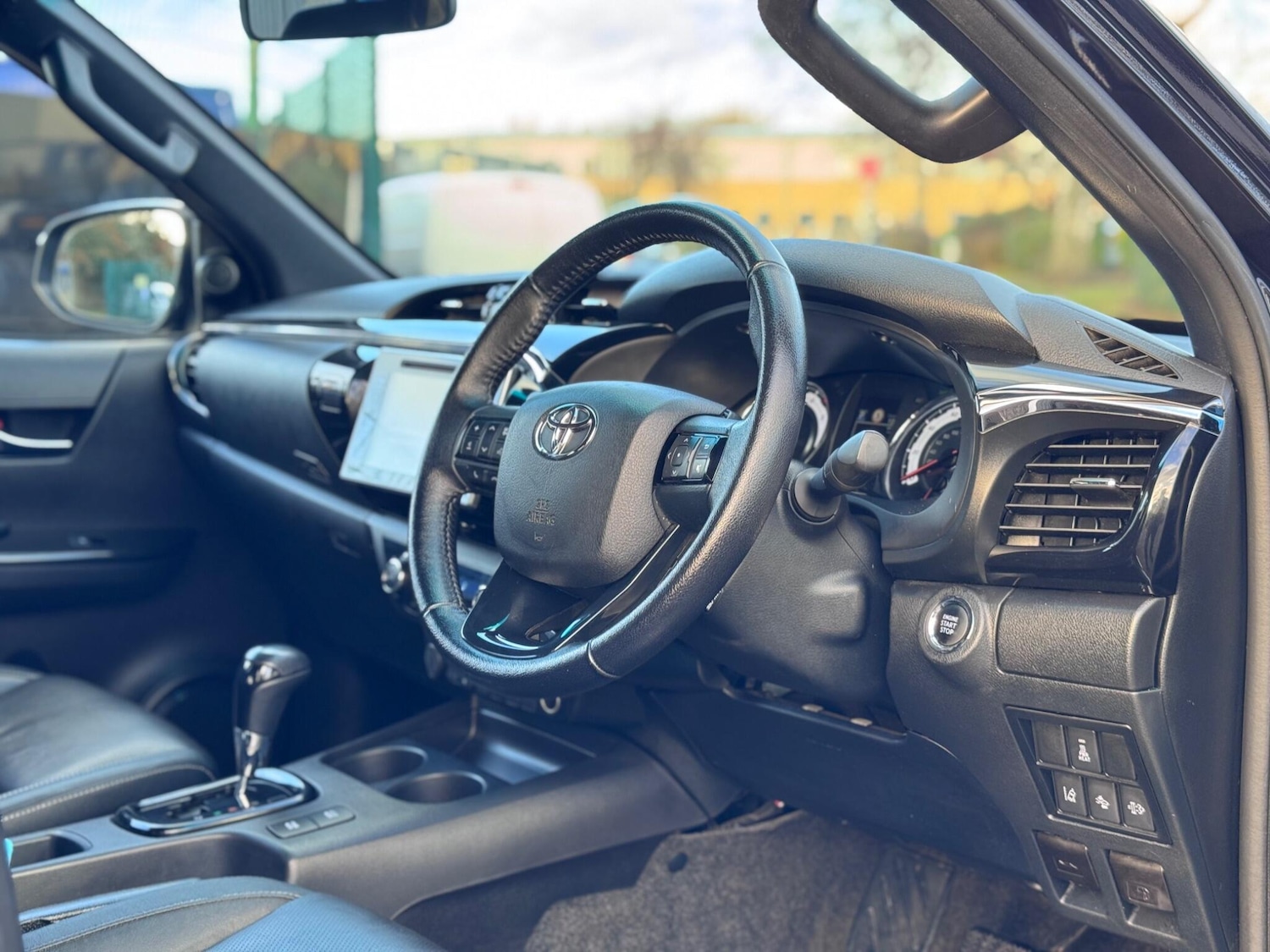 Used Toyota Hilux 2019 for sale - 77017024: Photo 26