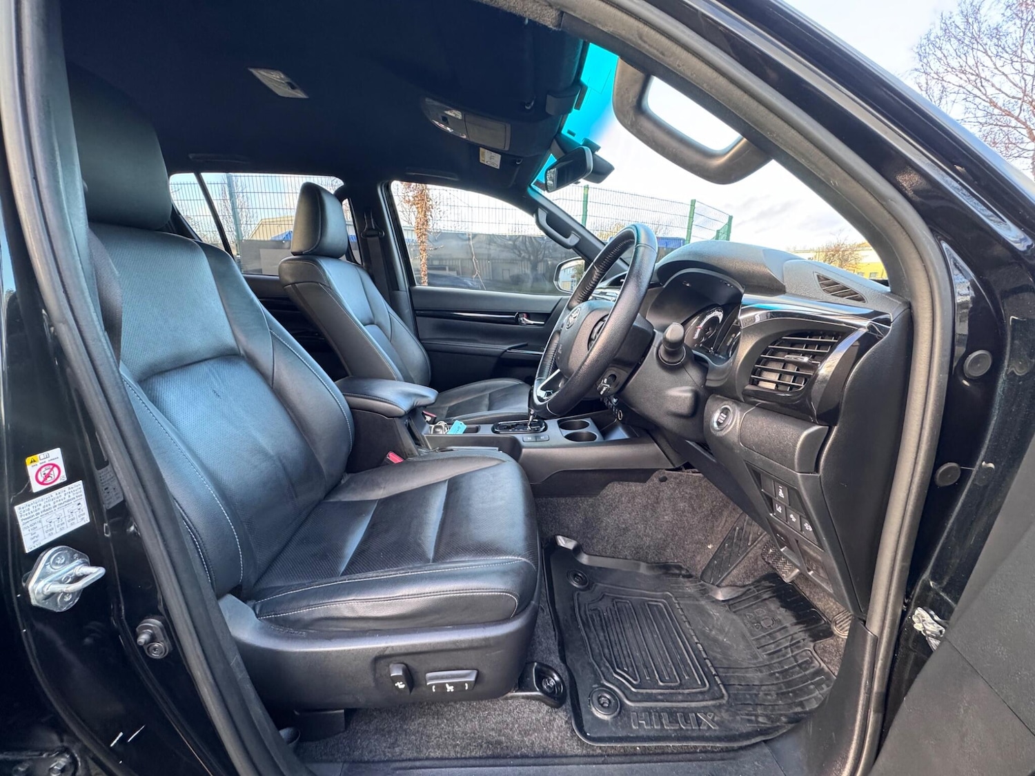 Used Toyota Hilux 2019 for sale - 77017024: Photo 28