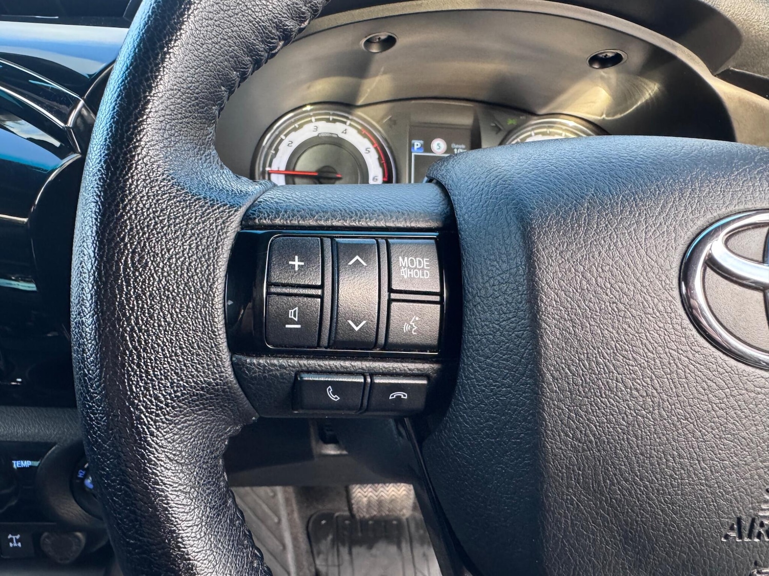 Used Toyota Hilux 2019 for sale - 77017024: Photo 35