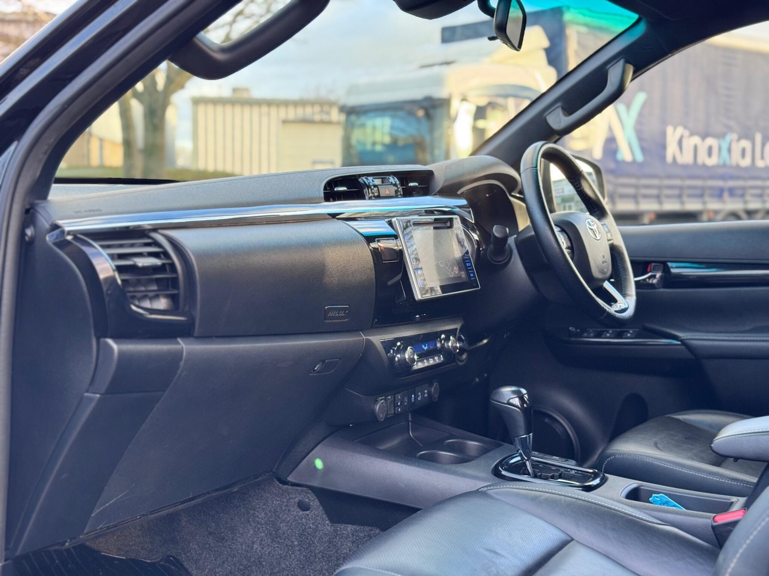 Used Toyota Hilux 2019 for sale - 77017024: Photo 43