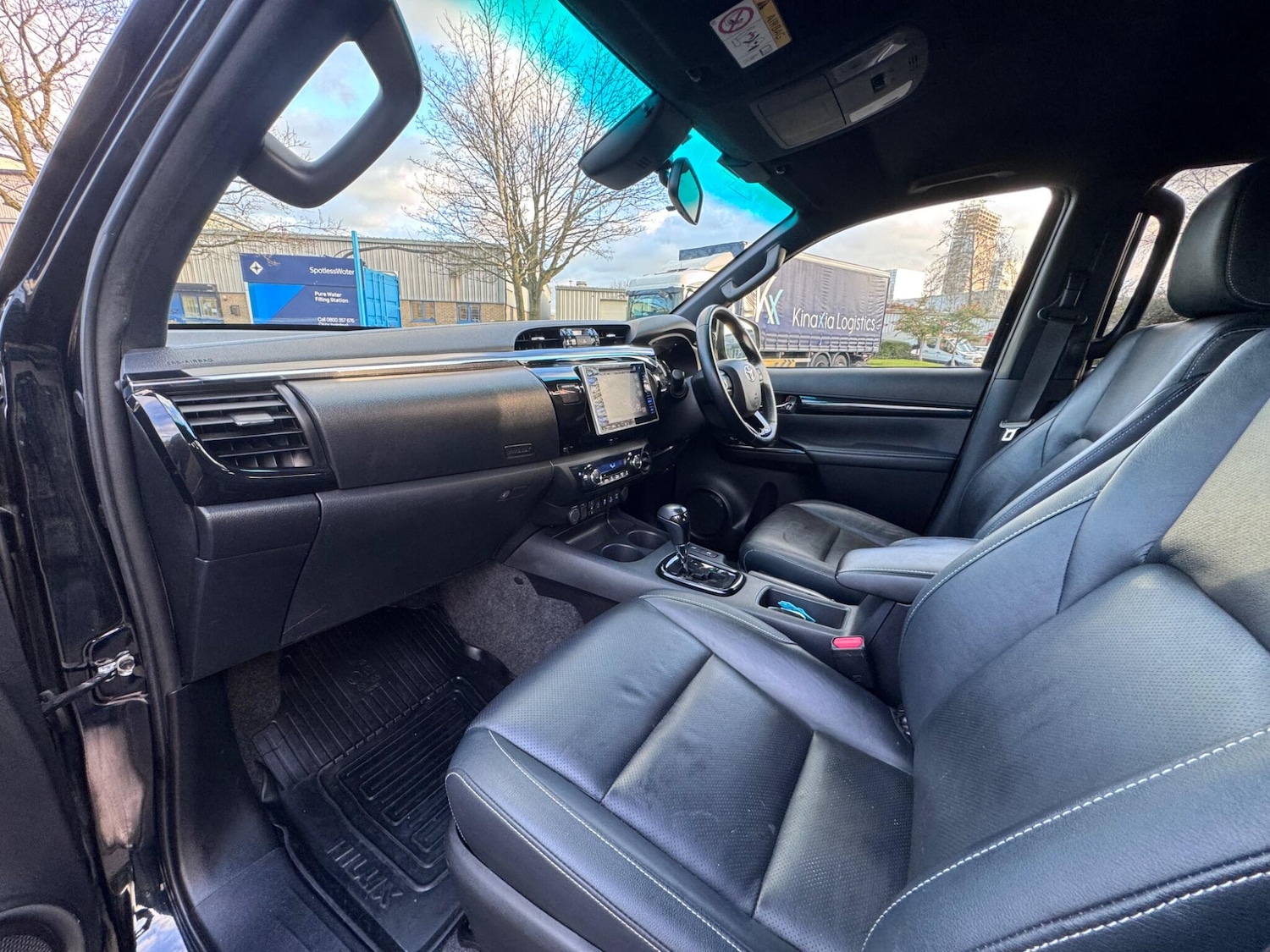 Used Toyota Hilux 2019 for sale - 77017024: Photo 46