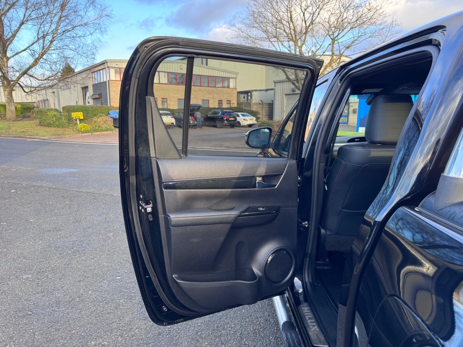 Used Toyota Hilux 2019 for sale - 77017024: Photo 47