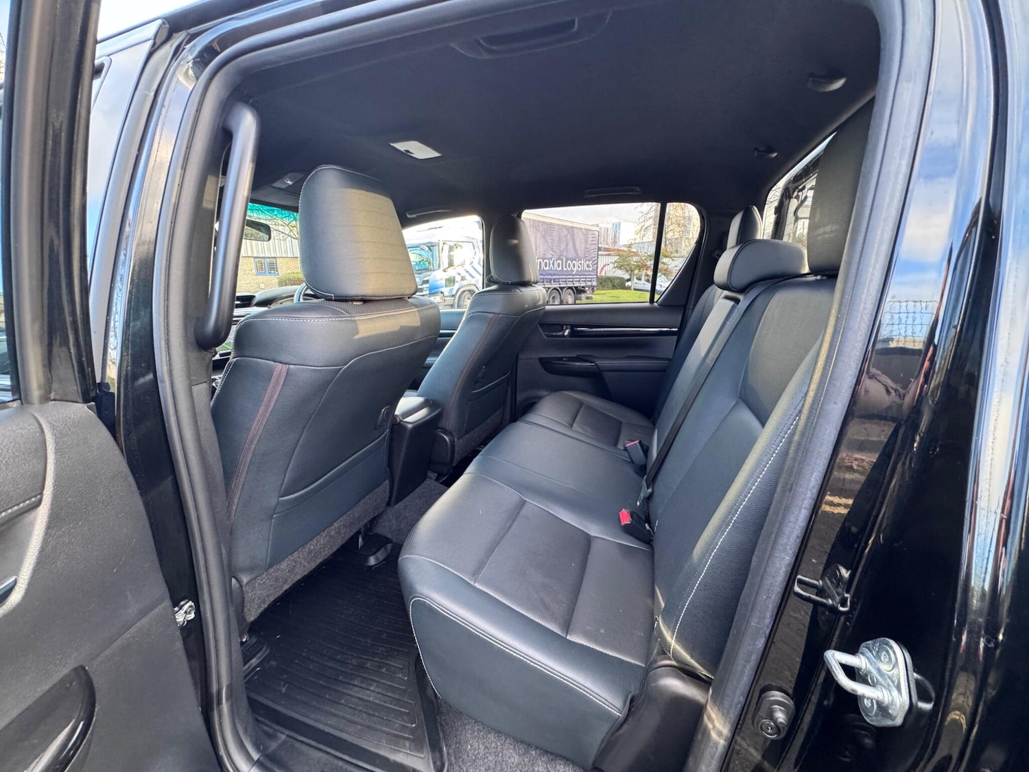 Used Toyota Hilux 2019 for sale - 77017024: Photo 49