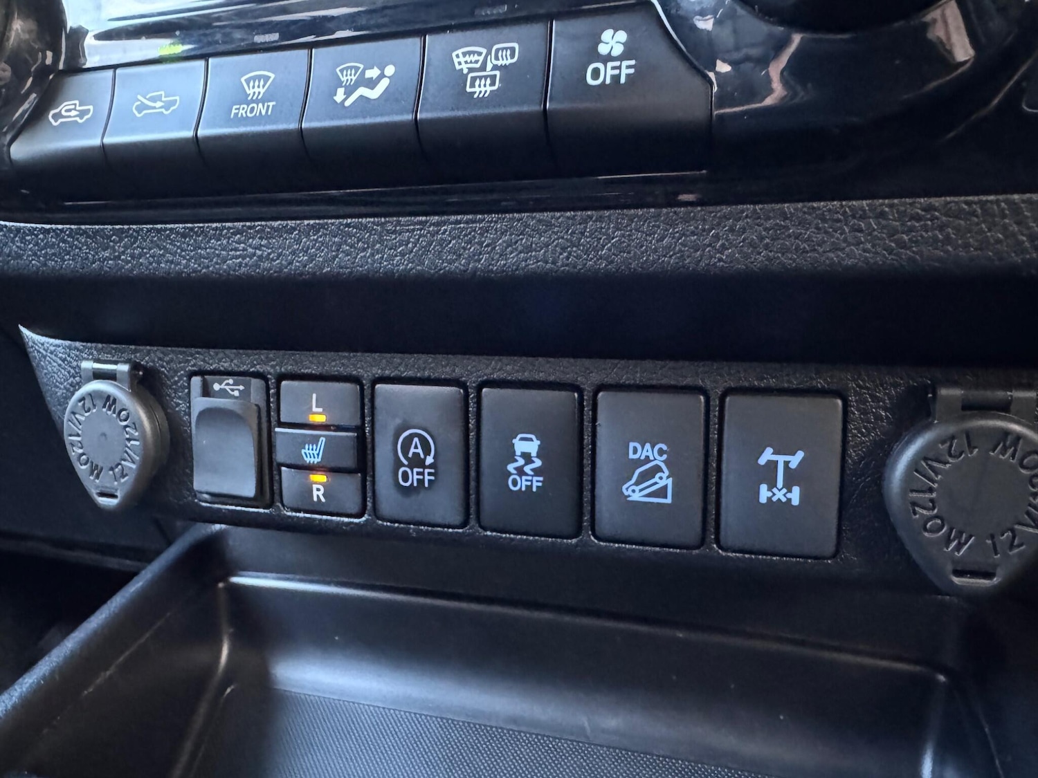 Used Toyota Hilux 2019 for sale - 77017024: Photo 50